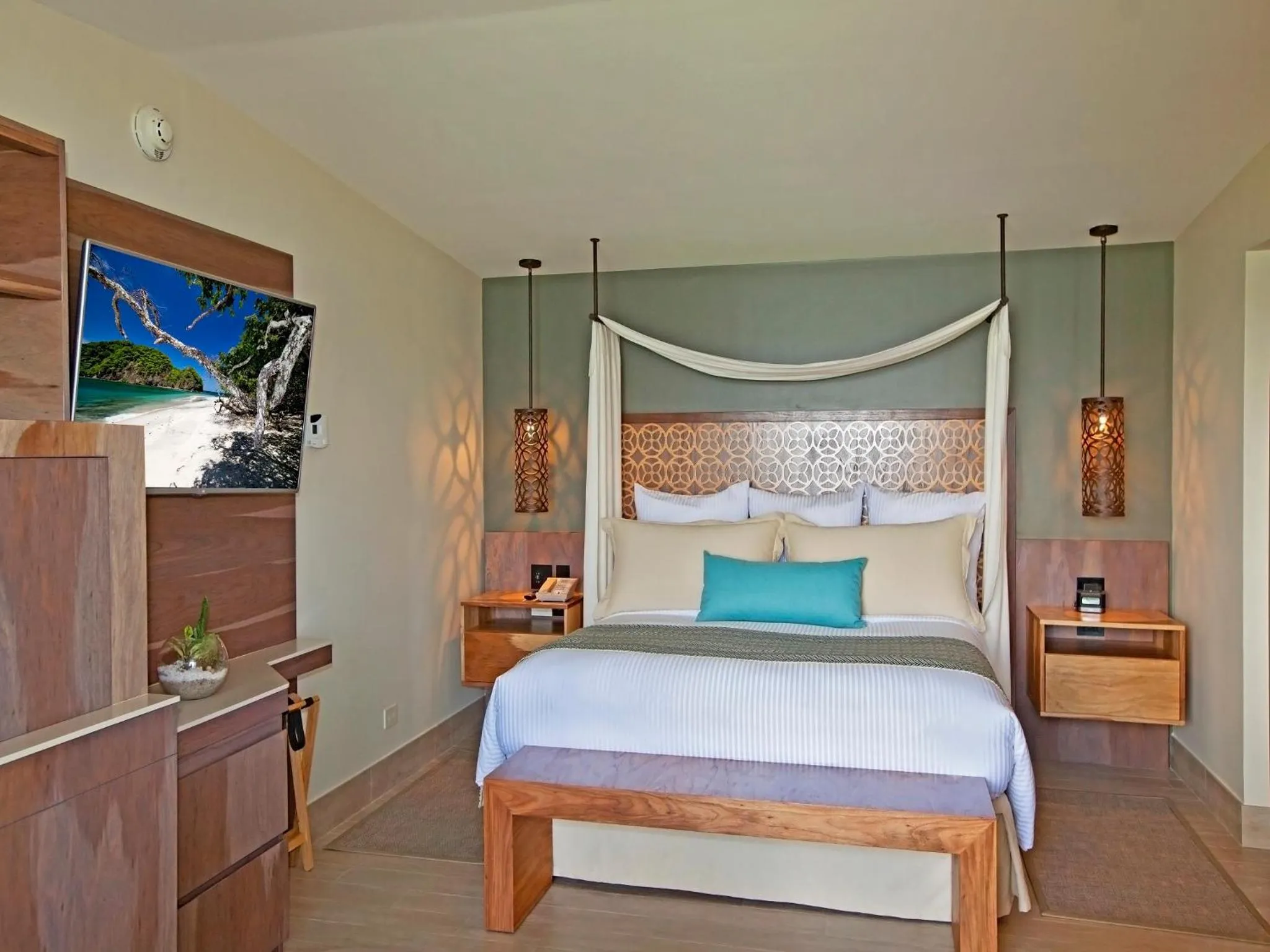 Garden view, Bed in Secrets Papagayo All Inclusive - Adults Only