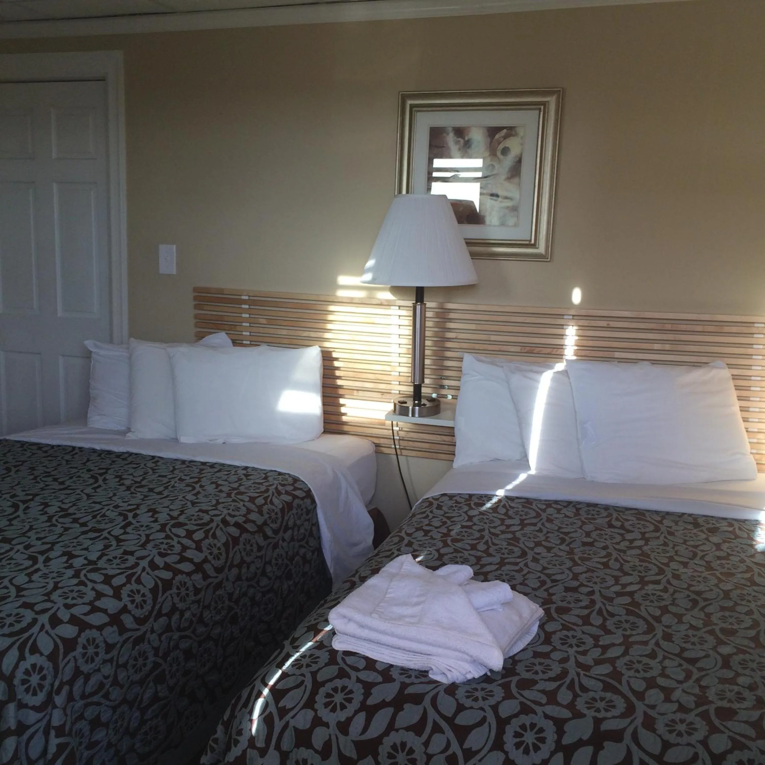 Other, Bed in Boardwalk Hotel Charlee & Apartments Beach Hotel Oceanfront