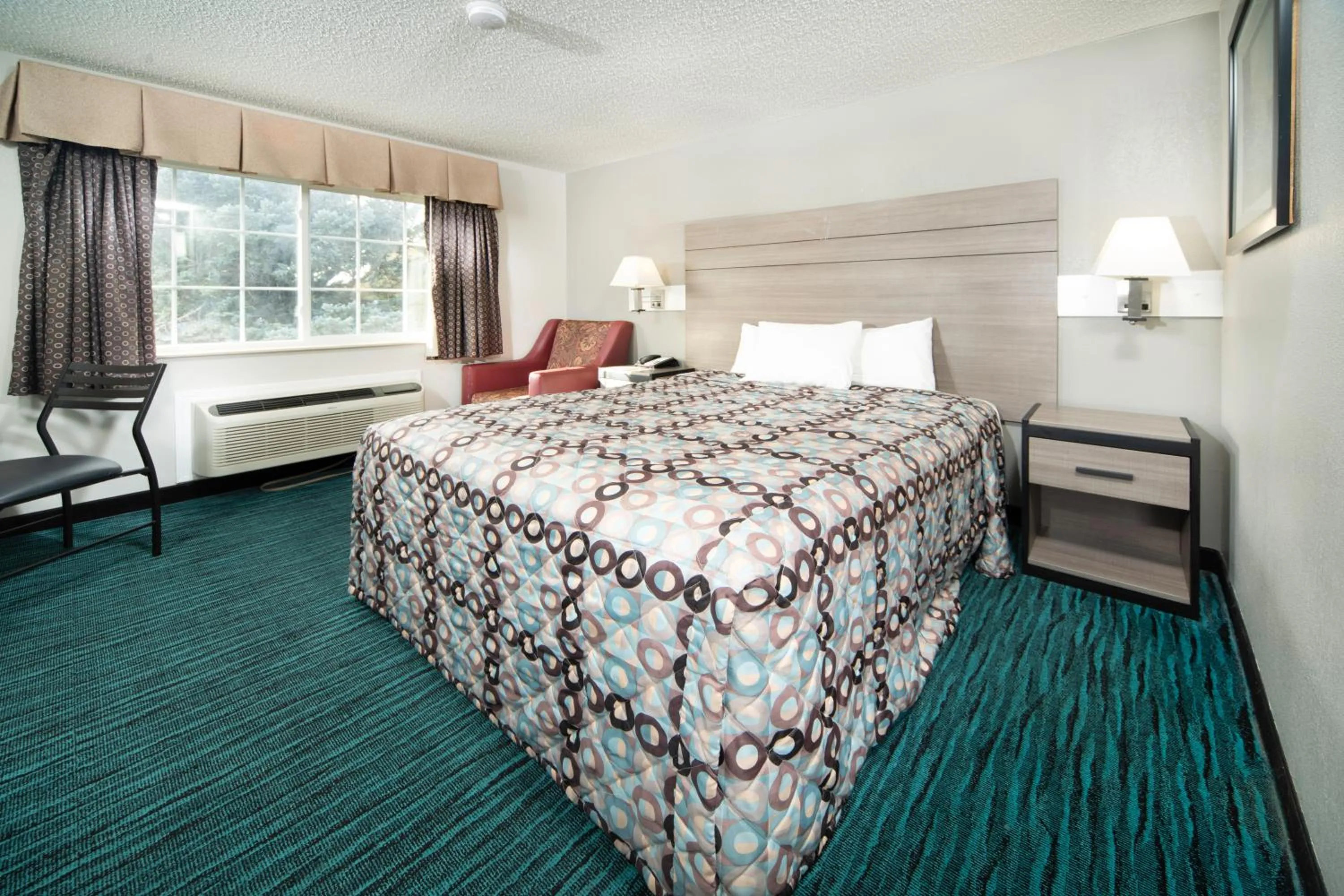 Bed in BridgePointe Advantage by BPhotels