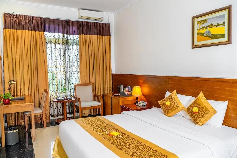 Bed in Hoang Son Peace Hotel