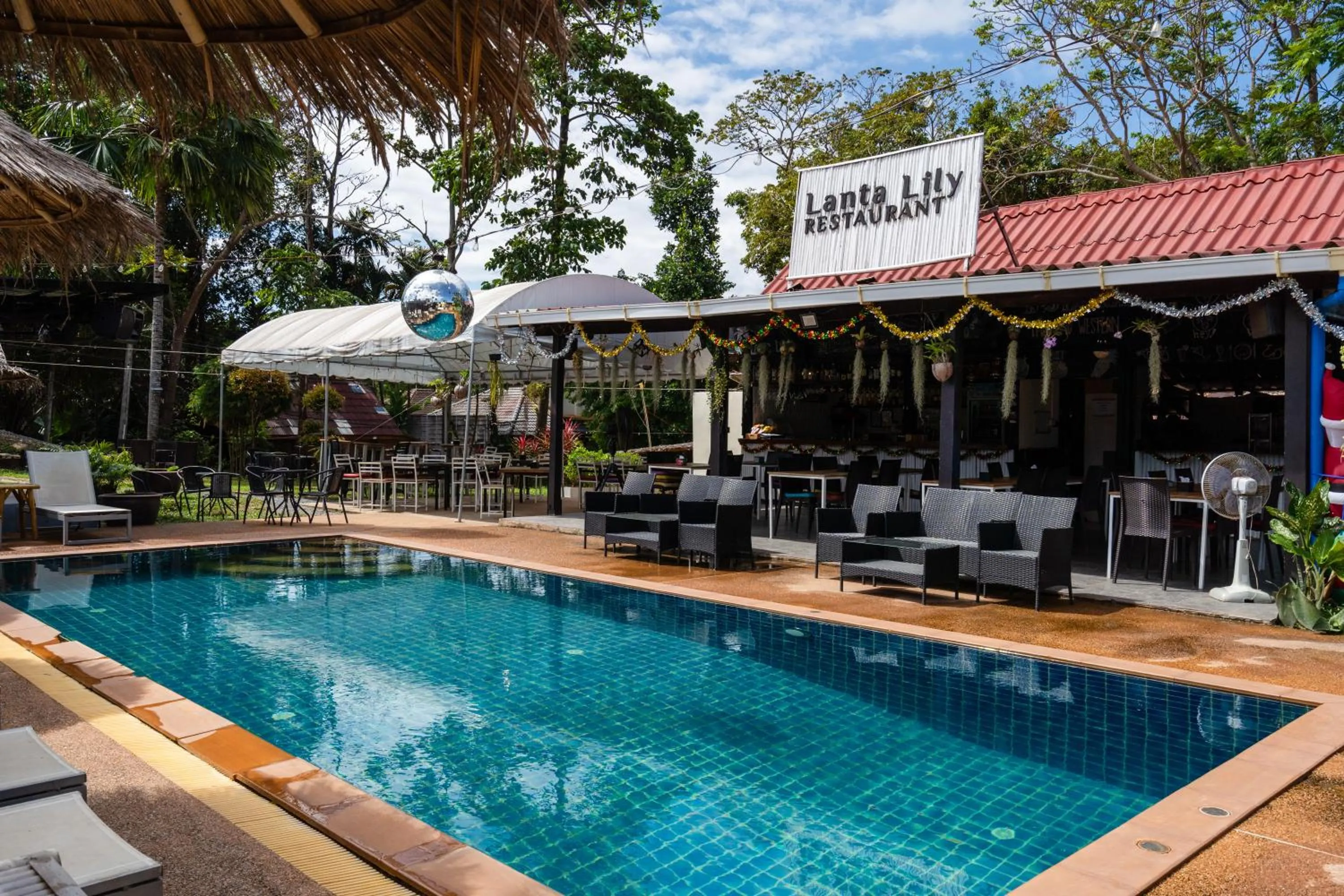 Restaurant/places to eat in Mook Lanta Eco Resort