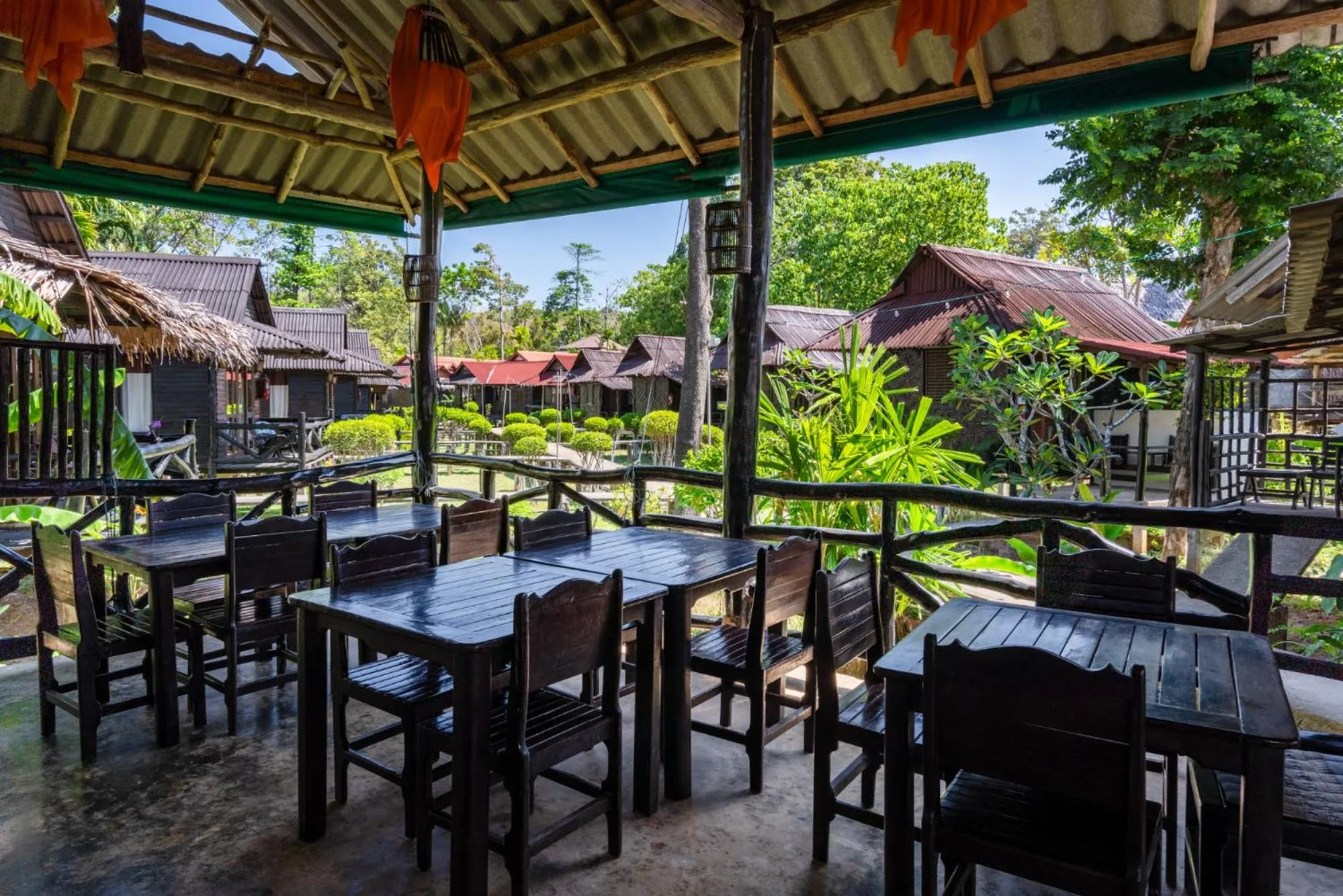 Restaurant/places to eat in Mook Lanta Eco Resort