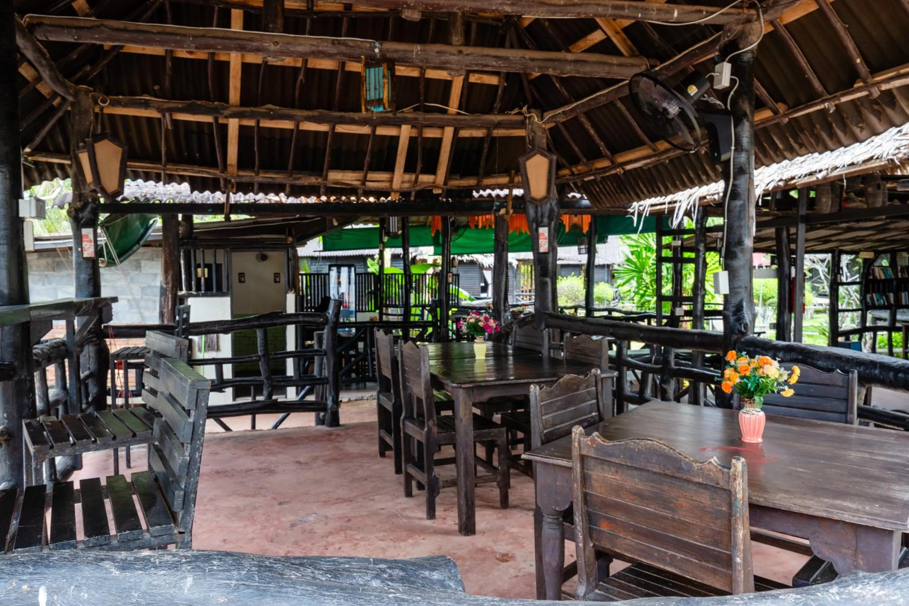 Restaurant/places to eat in Mook Lanta Eco Resort
