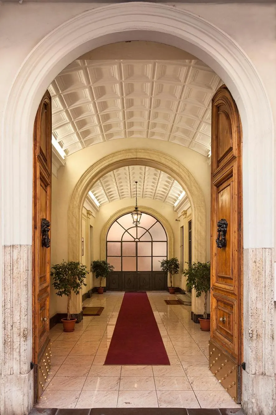 Facade/entrance in Alla Dolce Vita Roma Centro