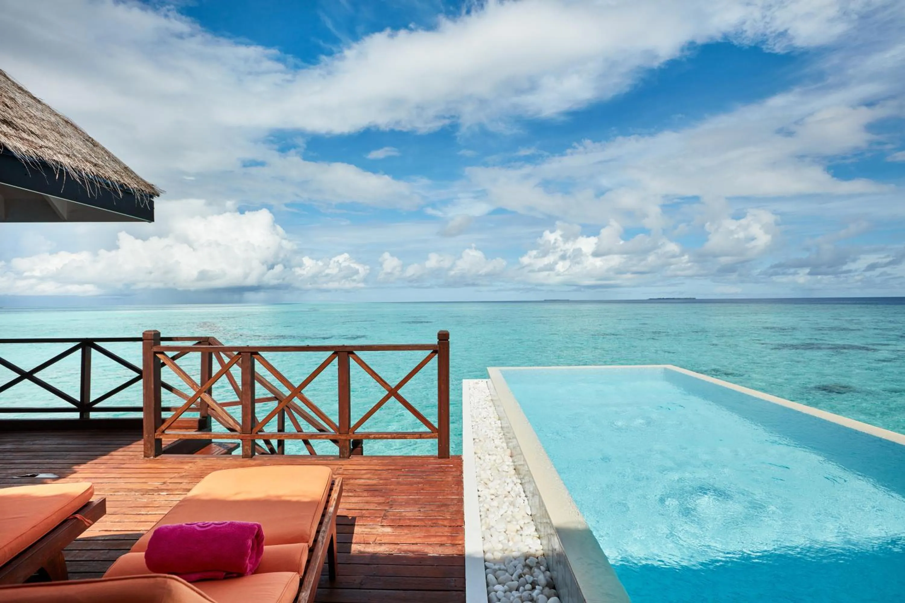 Pool view in Sun Siyam Vilu Reef with Free Transfer