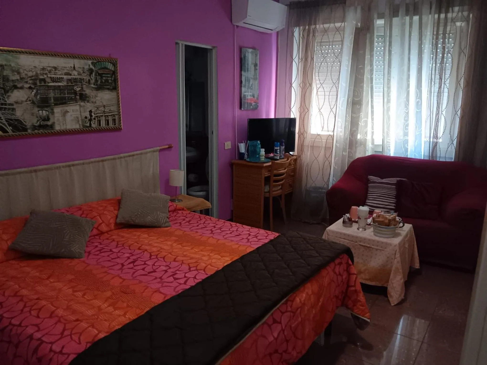 Bed in Cosmopolitan B&B