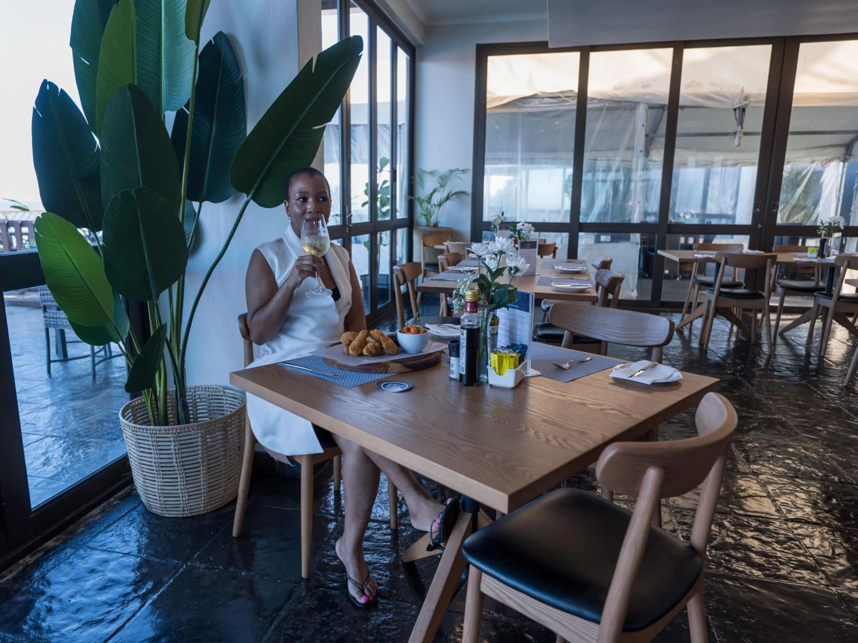 Restaurant/places to eat in ANEW Hotel Ocean Reef Zinkwazi