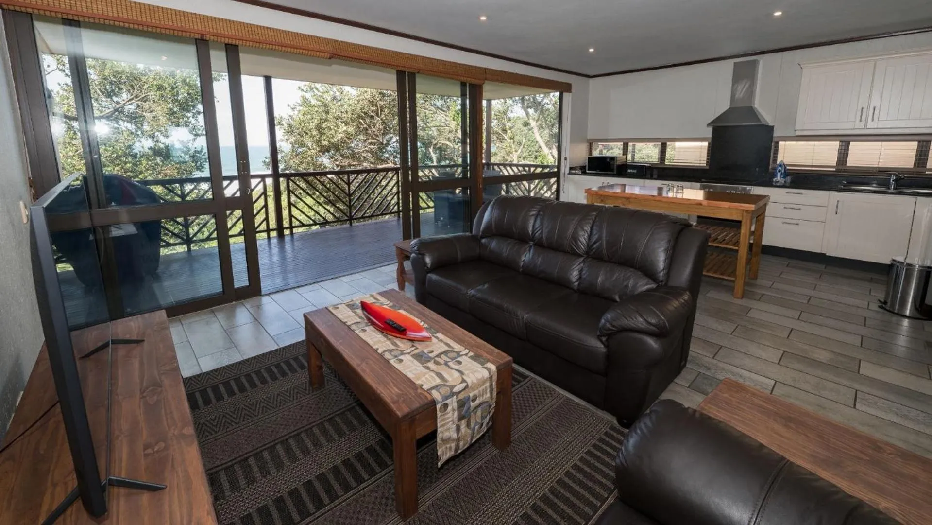 Kitchen or kitchenette in ANEW Hotel Ocean Reef Zinkwazi