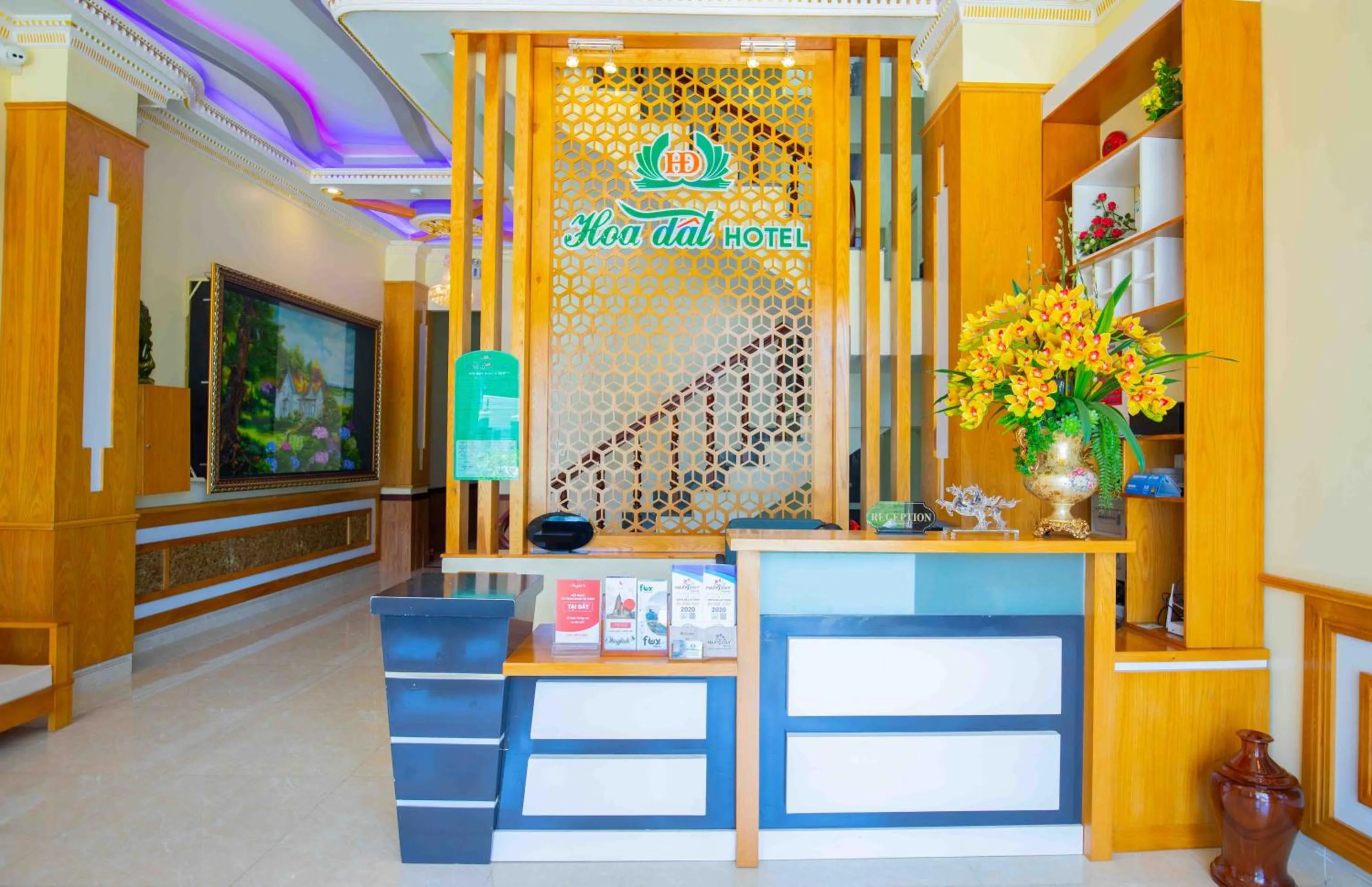 Communal lounge/ TV room in Hoa Dat Da Lat Hotel