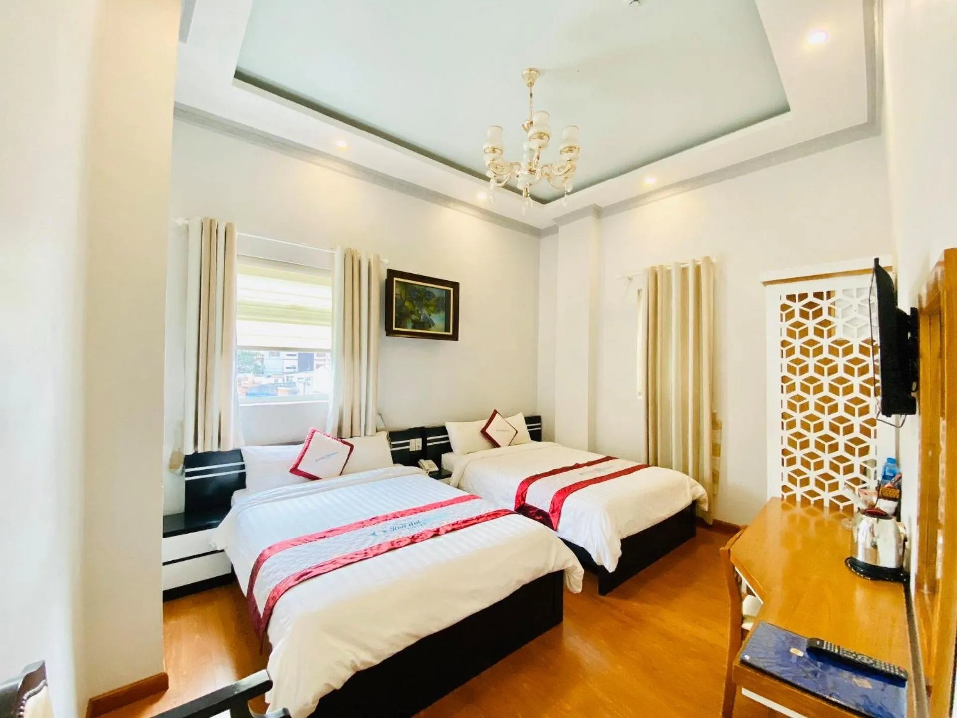 Photo of the whole room, Bed in Hoa Dat Da Lat Hotel