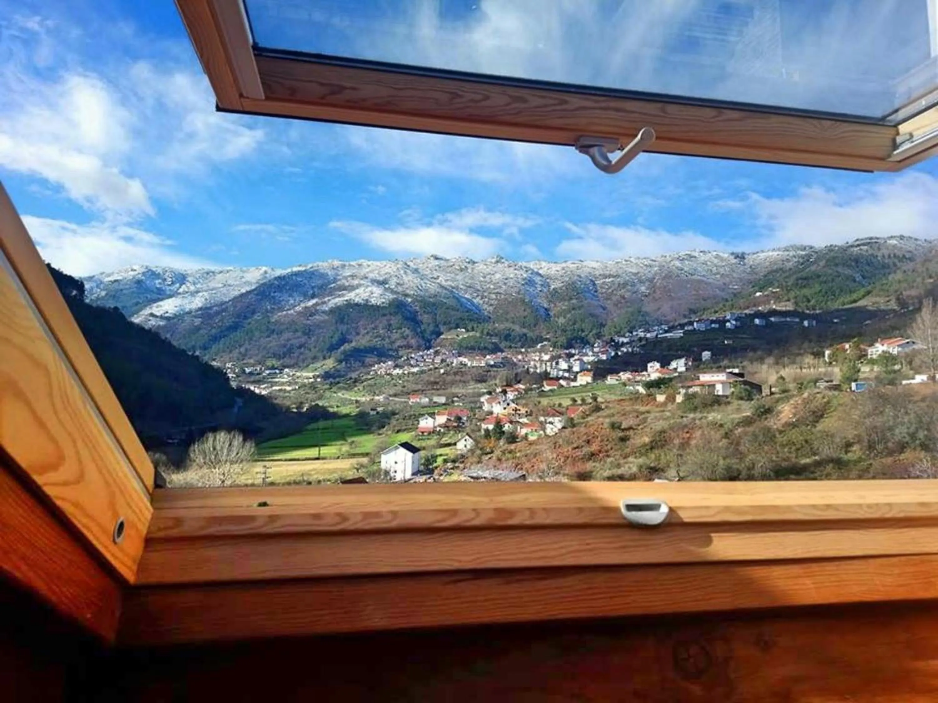 Mountain view in Alojamento Santa Clara