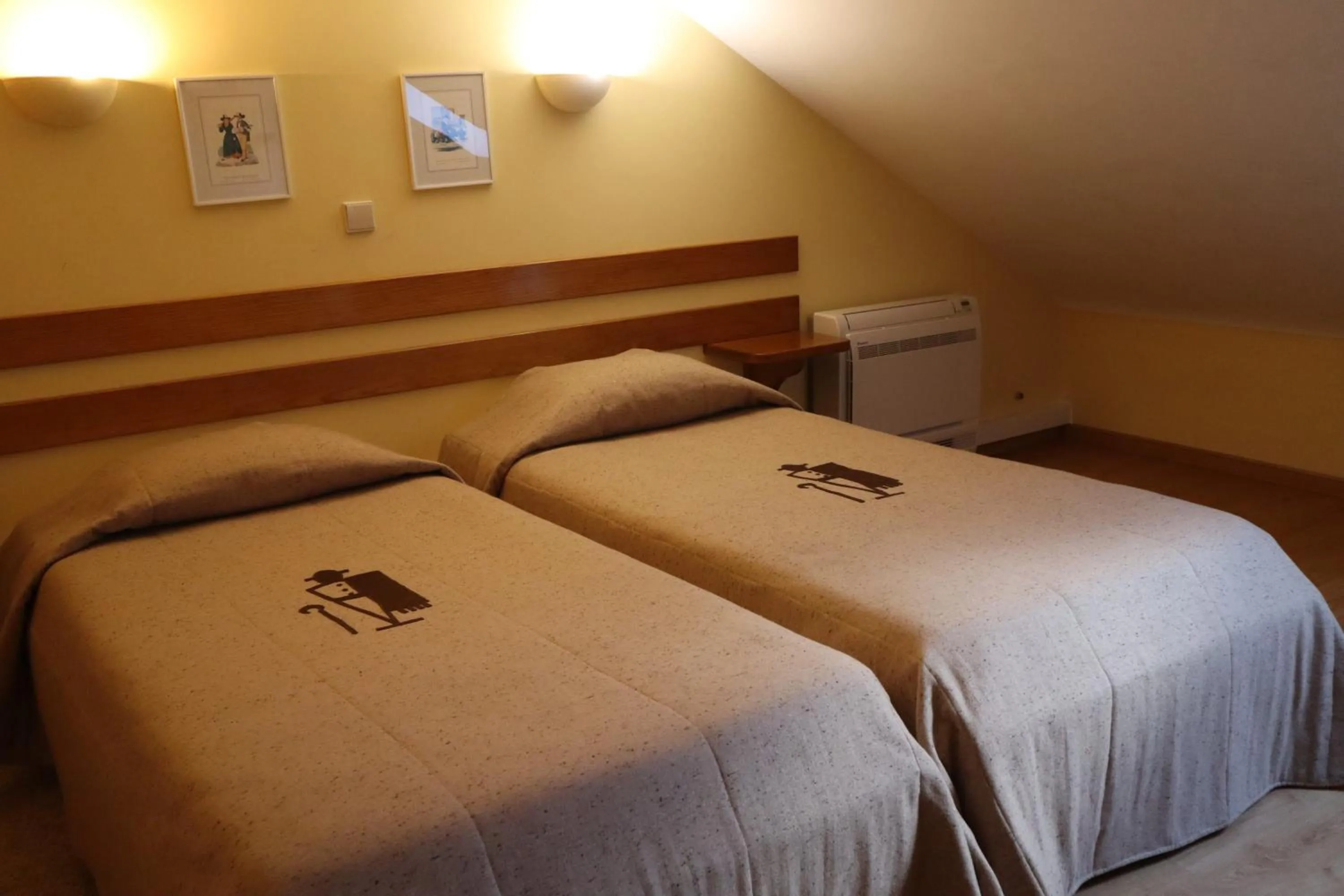 Bedroom, Bed in Alojamento Santa Clara