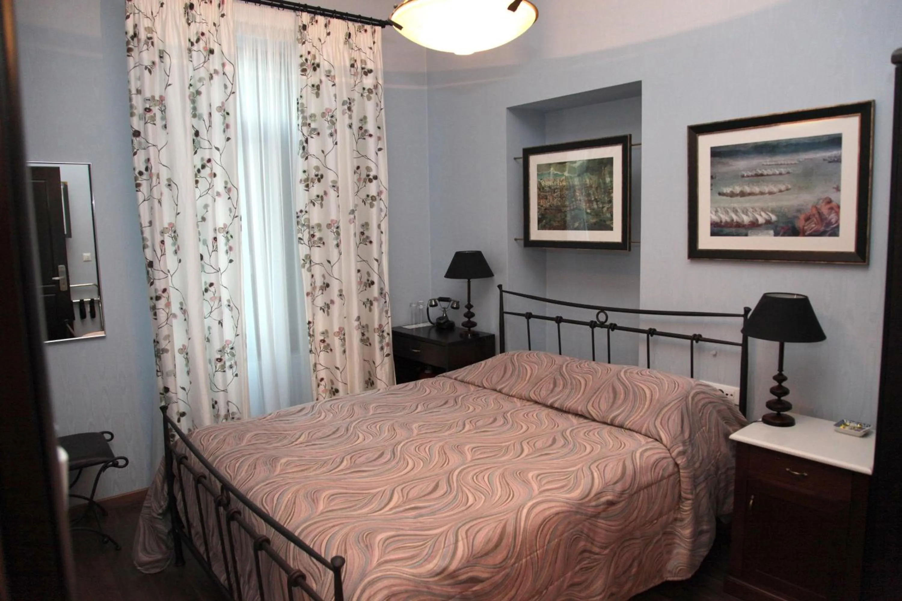 Bed in Spon Boutique Hotel