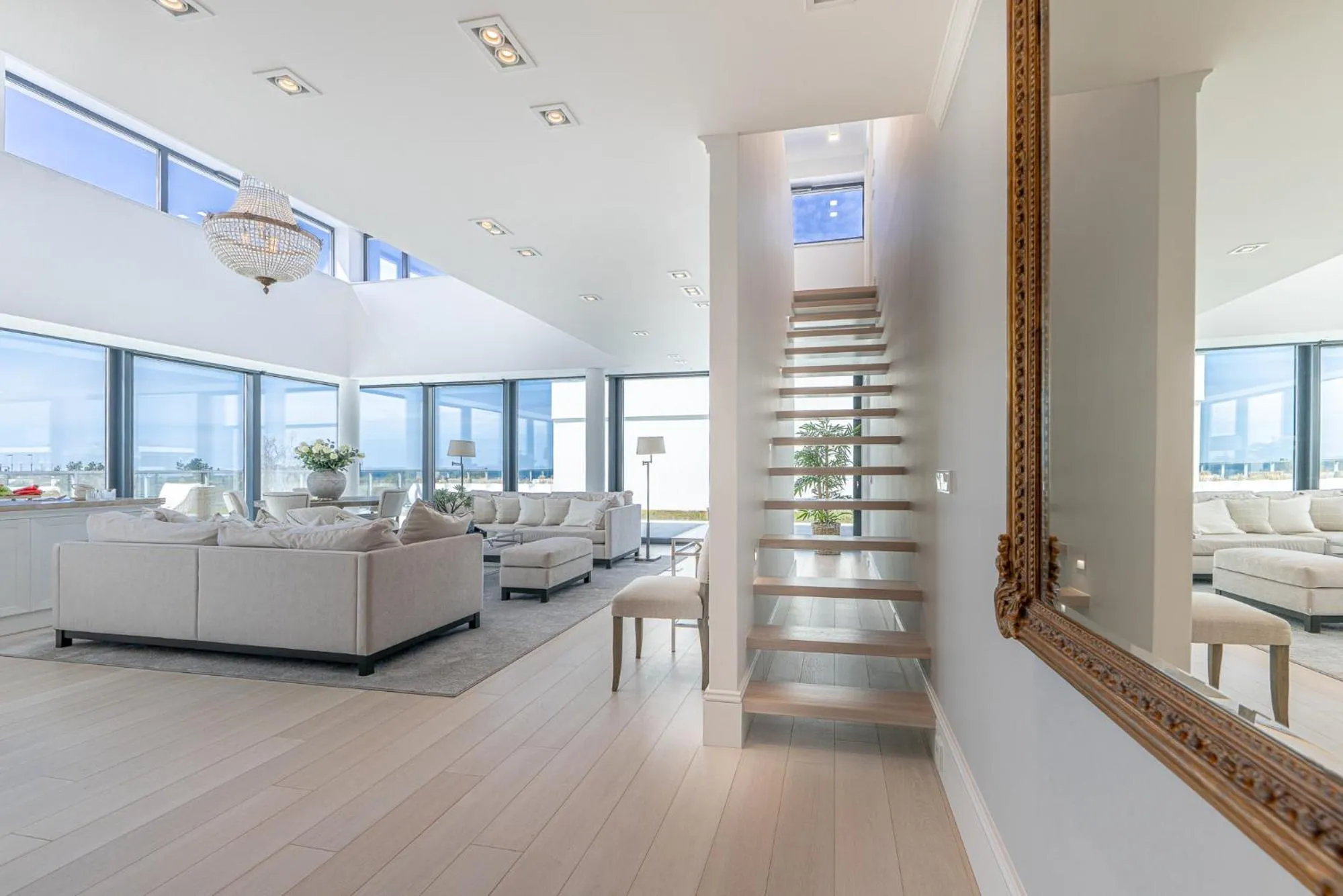 Communal lounge/ TV room in Dune Beach Resort