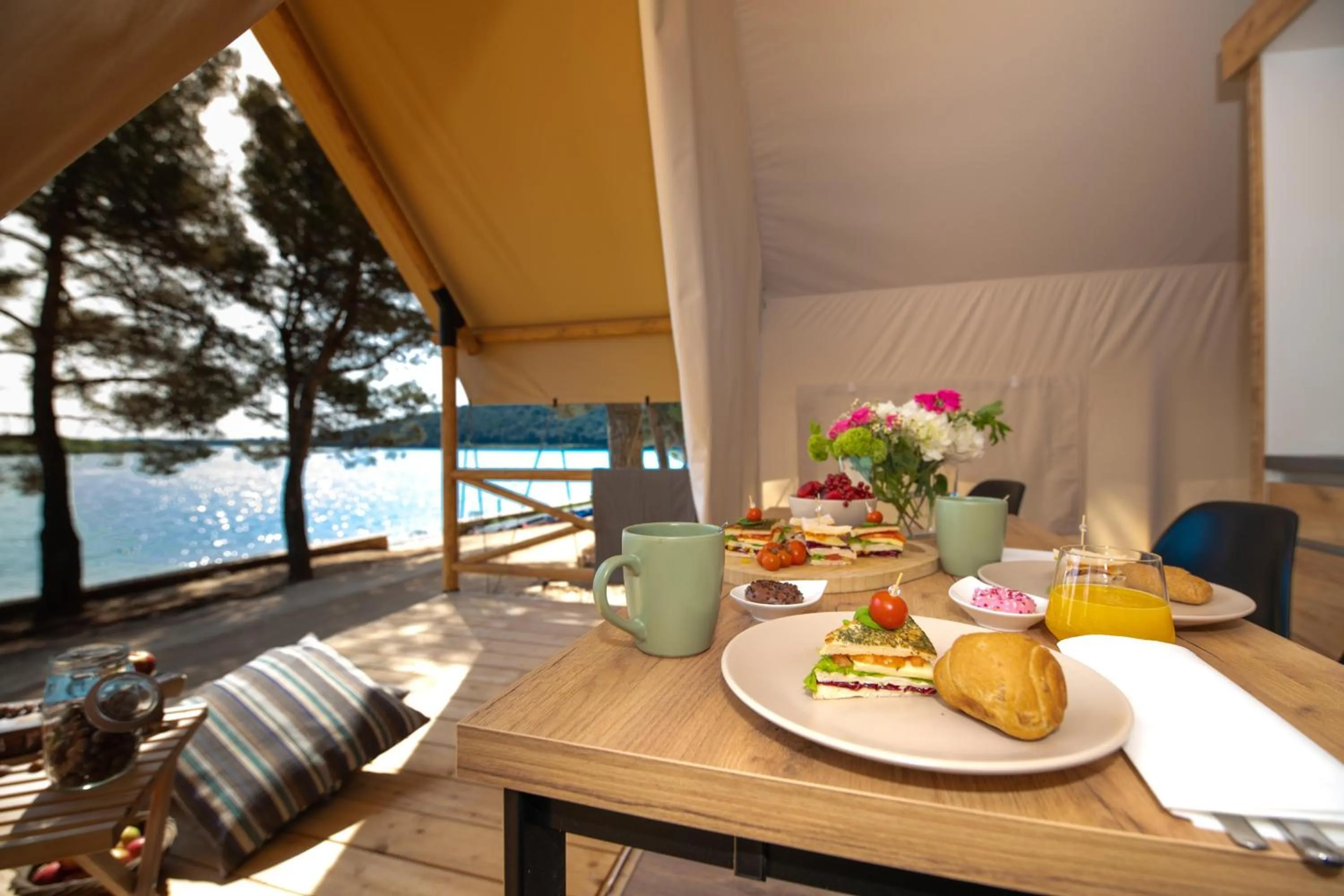 Photo of the whole room in Arena One 99 Glamping