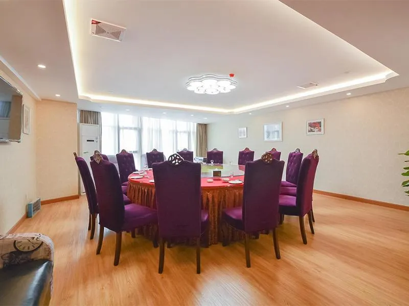 Vienna Hotel Nanjing Olympic Sports Center