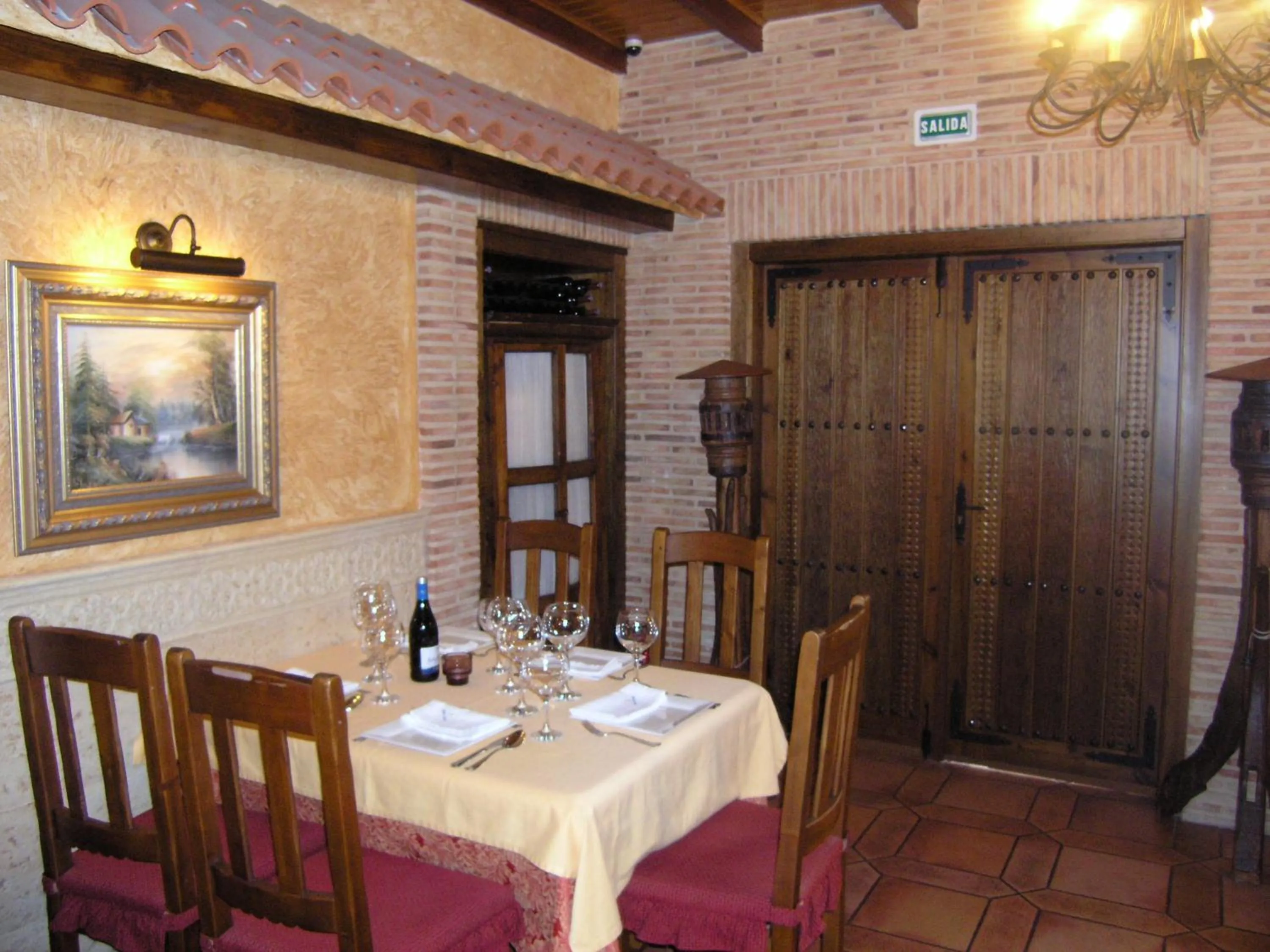 Restaurant/places to eat in Hotel Doña Isabel