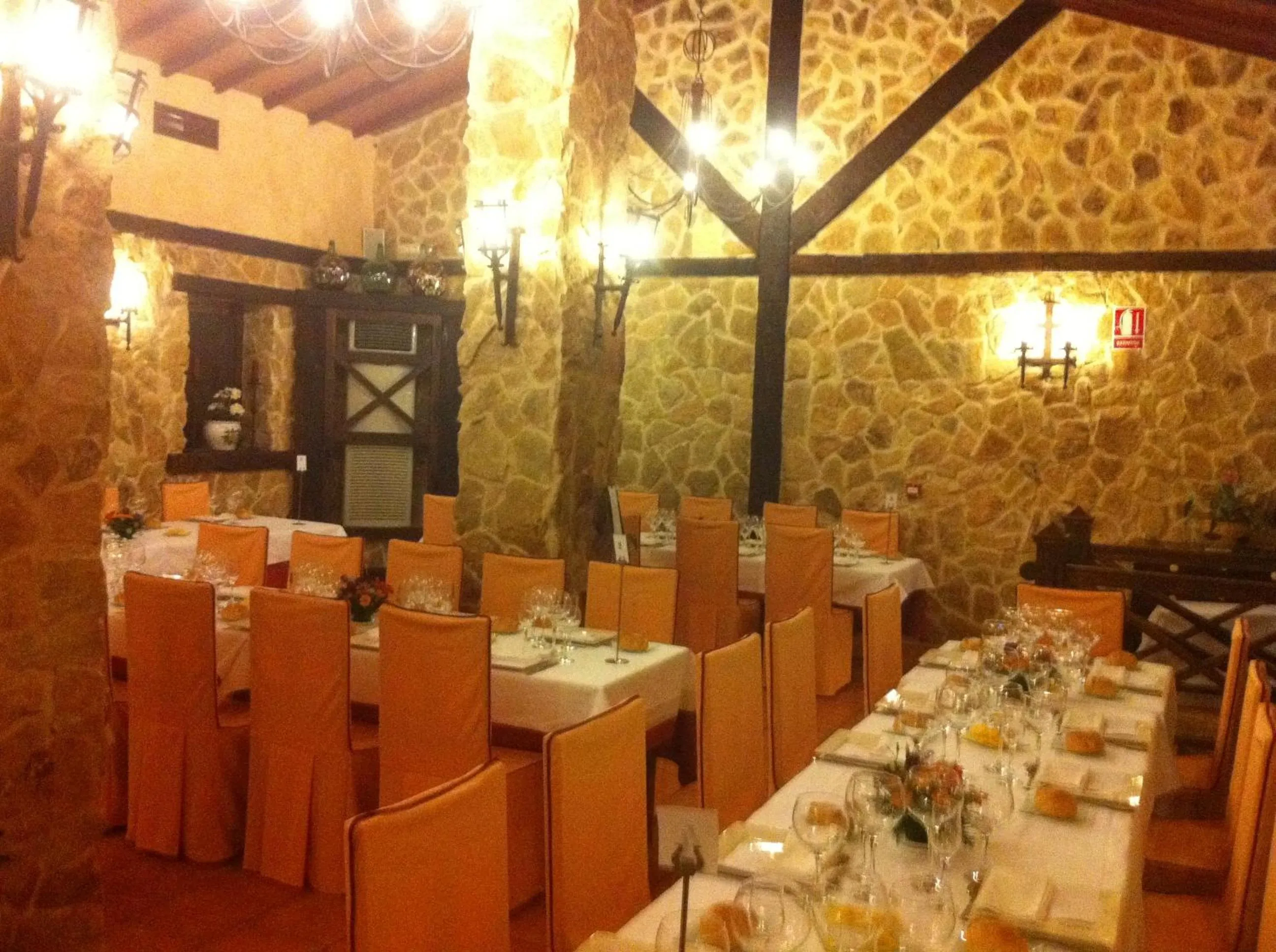 Restaurant/places to eat in Hotel Doña Isabel