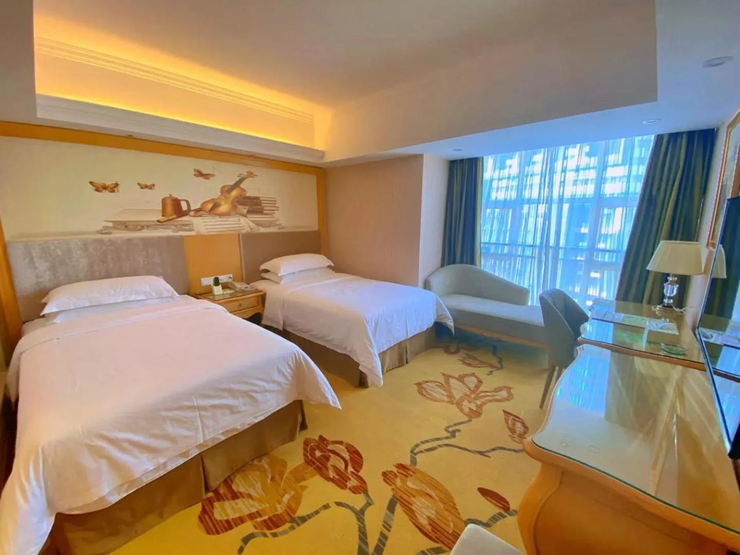 Bed in Vienna International Hotel Guangdong Foshan Shunde Ronggui