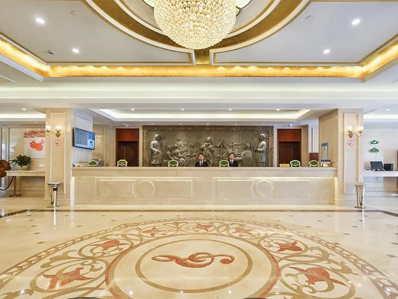 Vienna Hotel Suzhou Yangcheng Lake Huayi Movie World