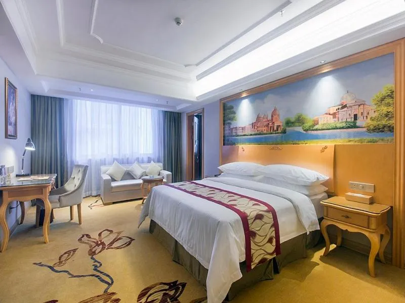 Bed in Vienna International Hotel Haikou West Bus Station