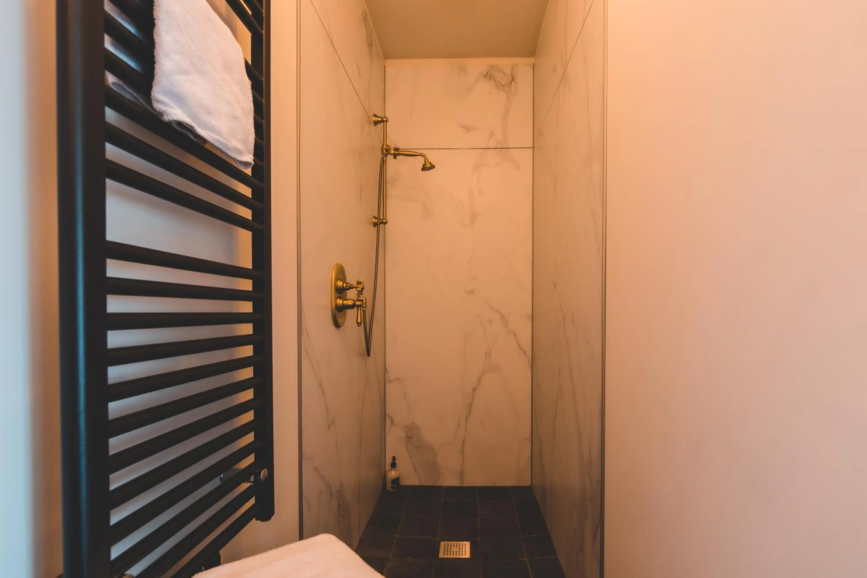 Bathroom in Hotel Au Nom De Dieu