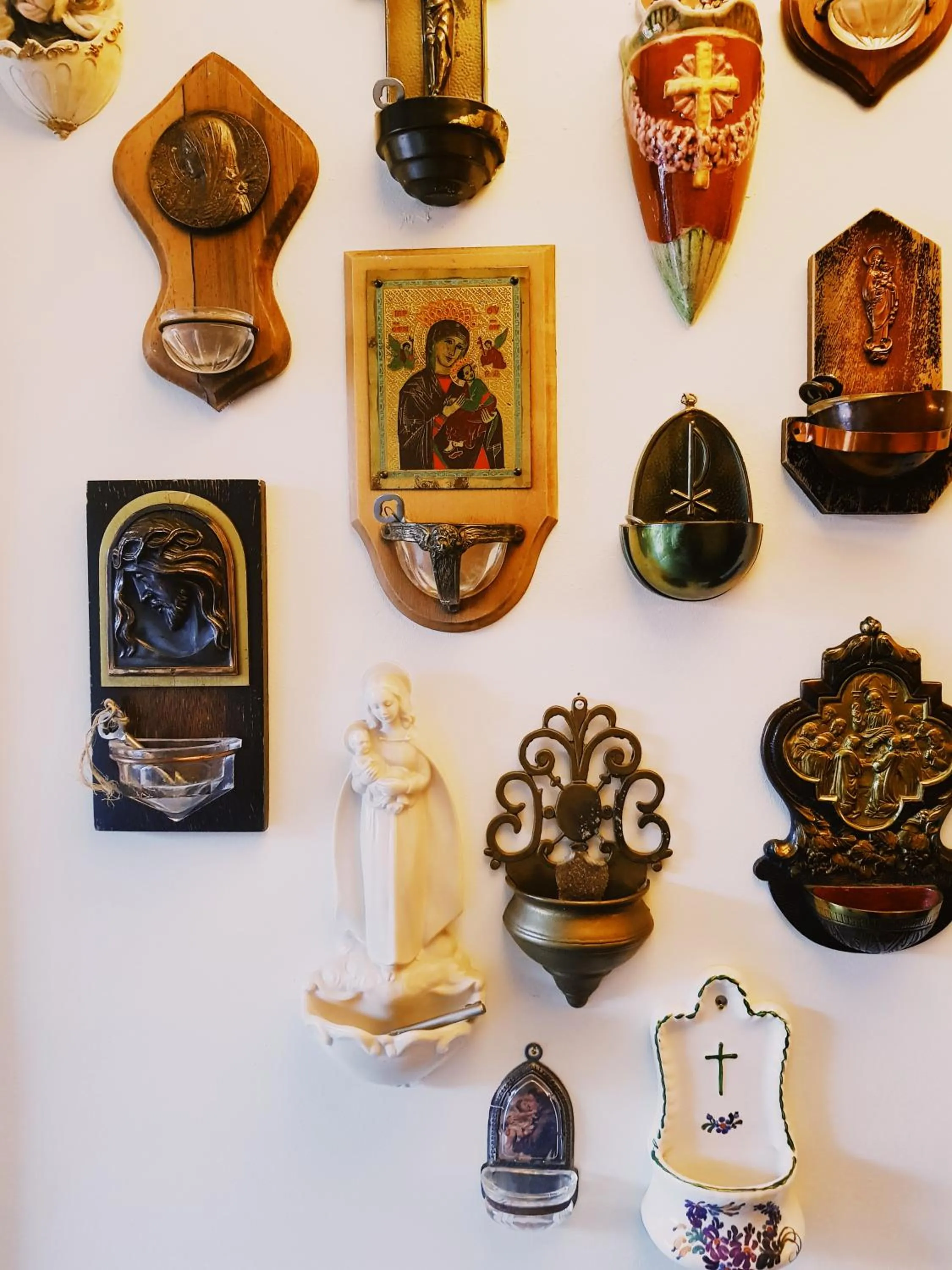 Decorative detail in Hotel Au Nom De Dieu