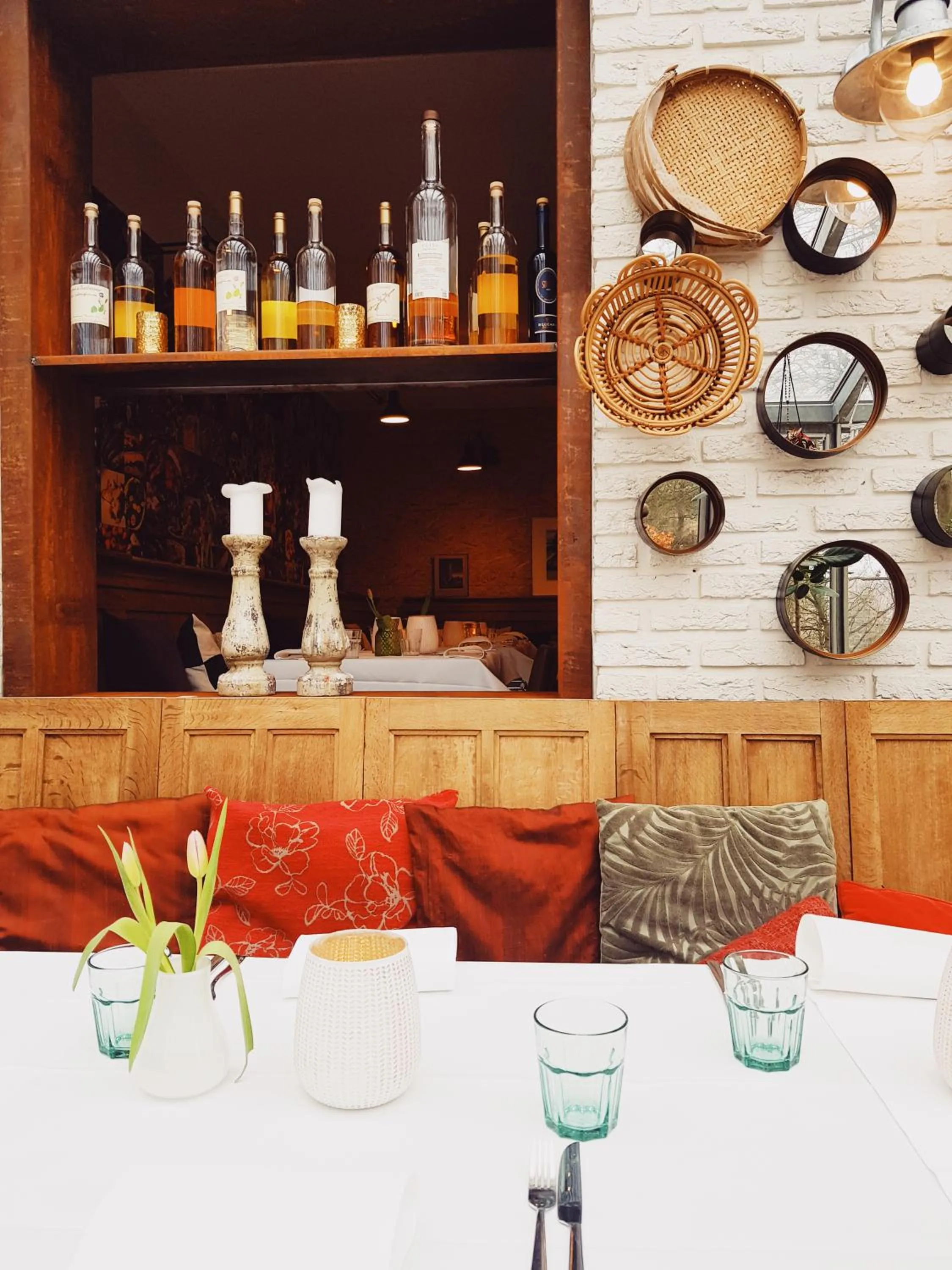 Restaurant/places to eat in Hotel Au Nom De Dieu