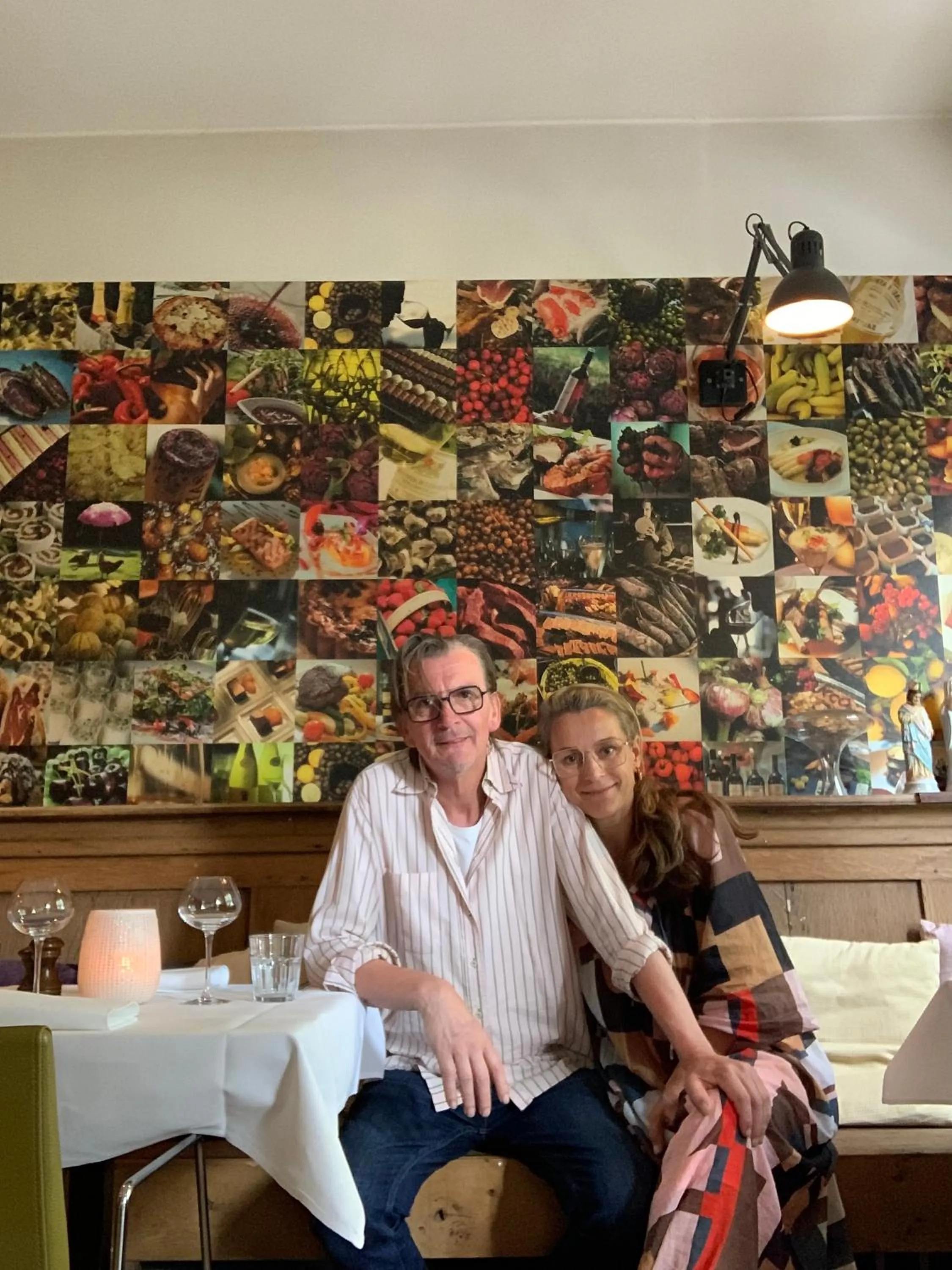 People in Hotel Au Nom De Dieu