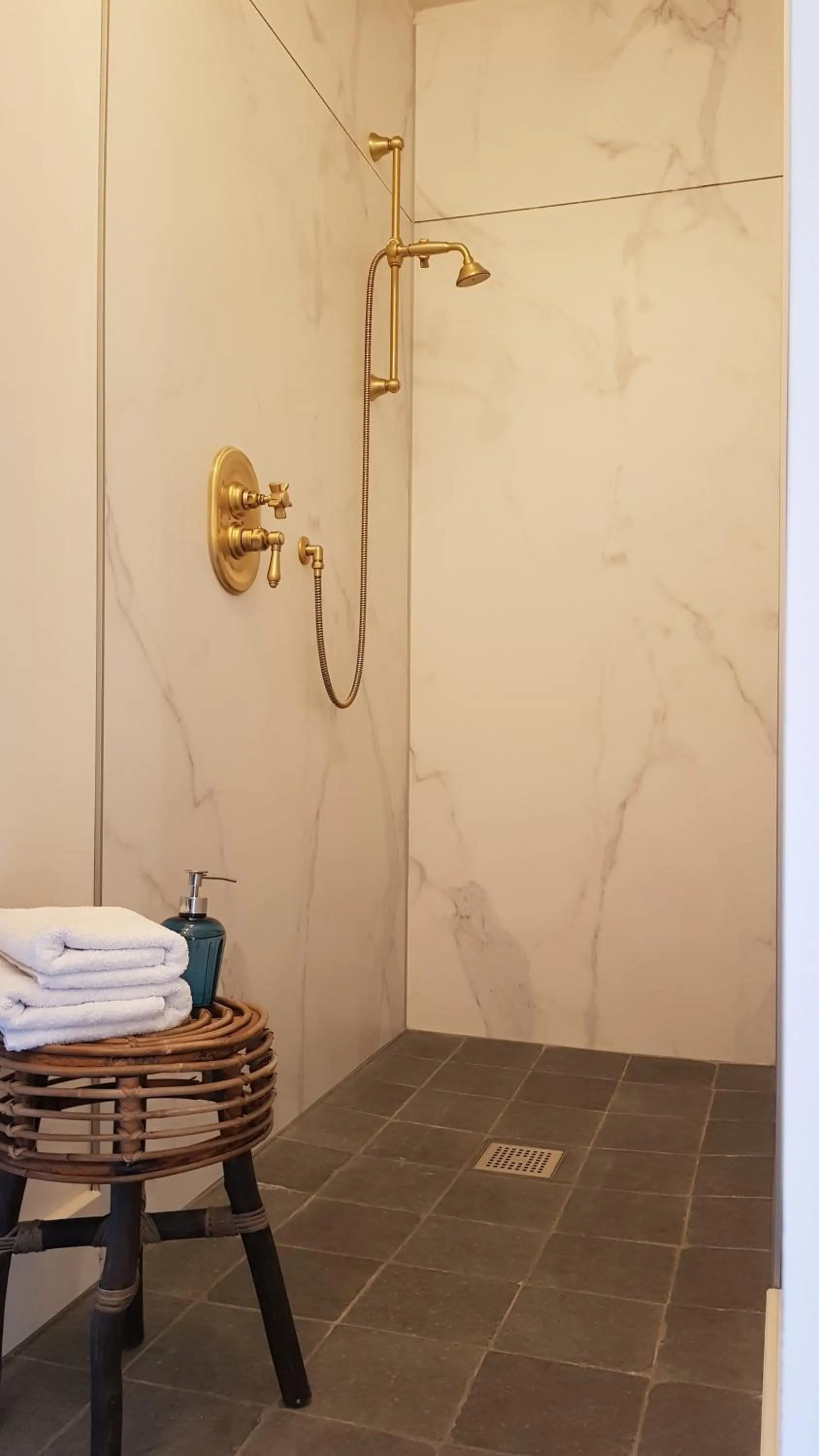 Bathroom in Hotel Au Nom De Dieu