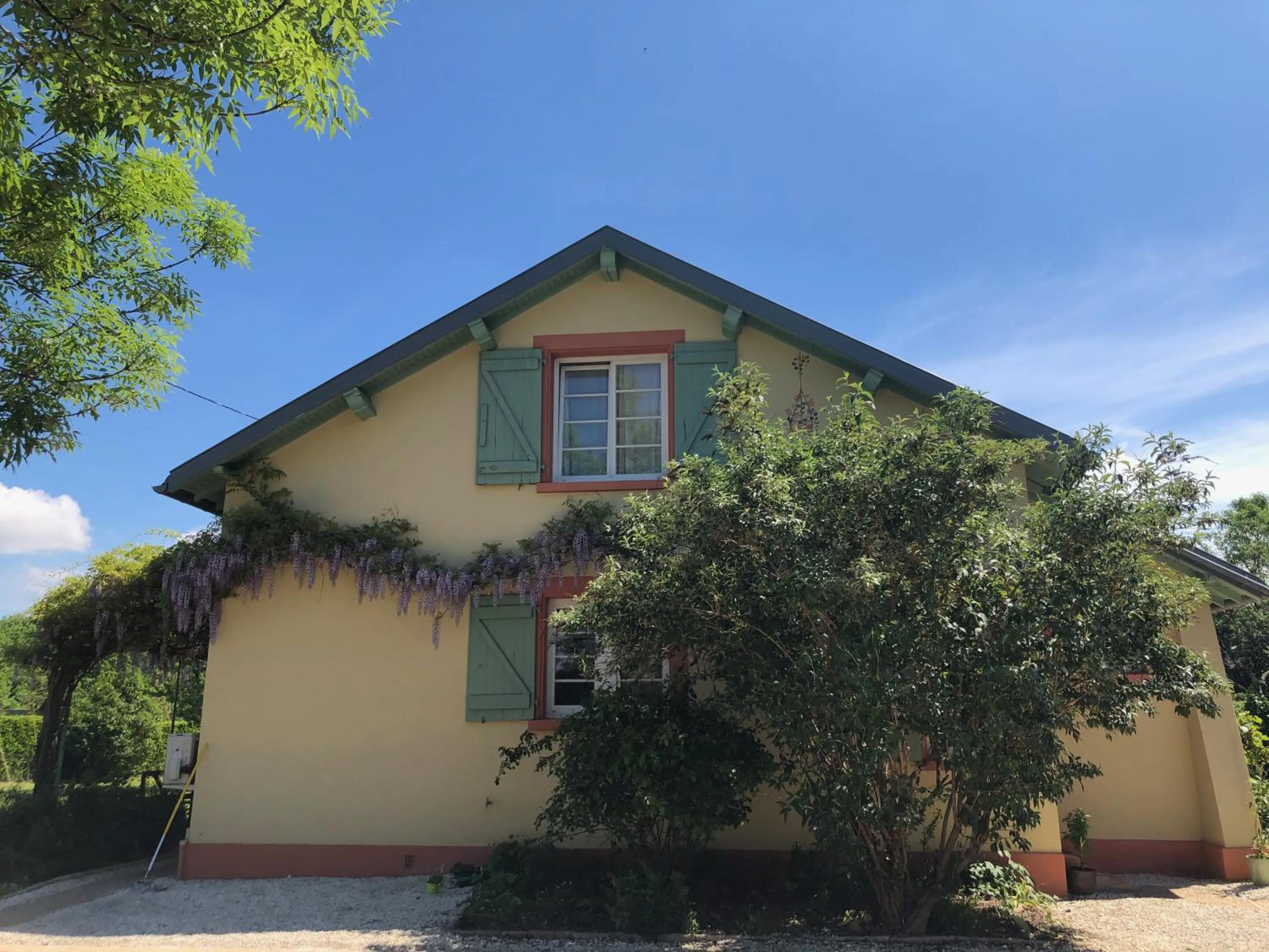 Property building in Au Bien Venu