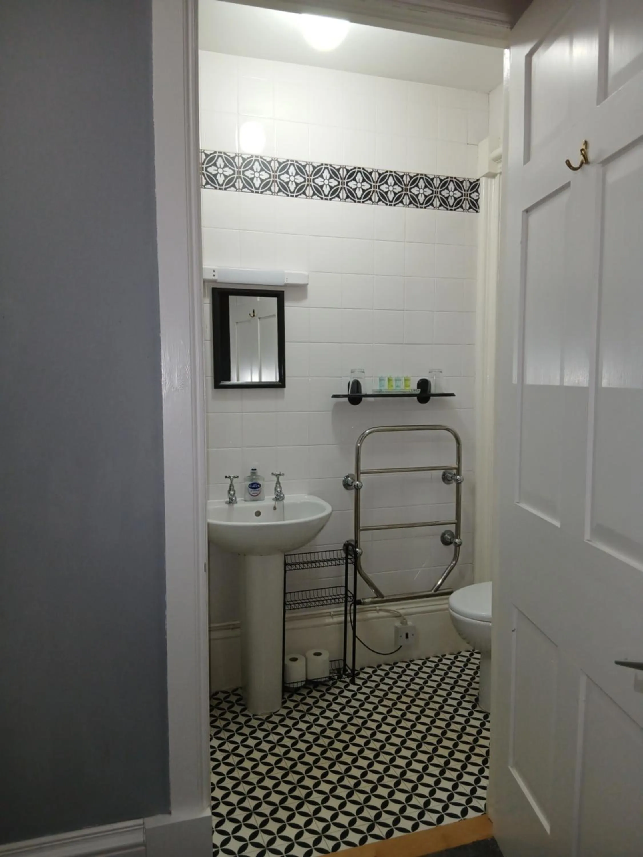 Bathroom in Greenland House B&B