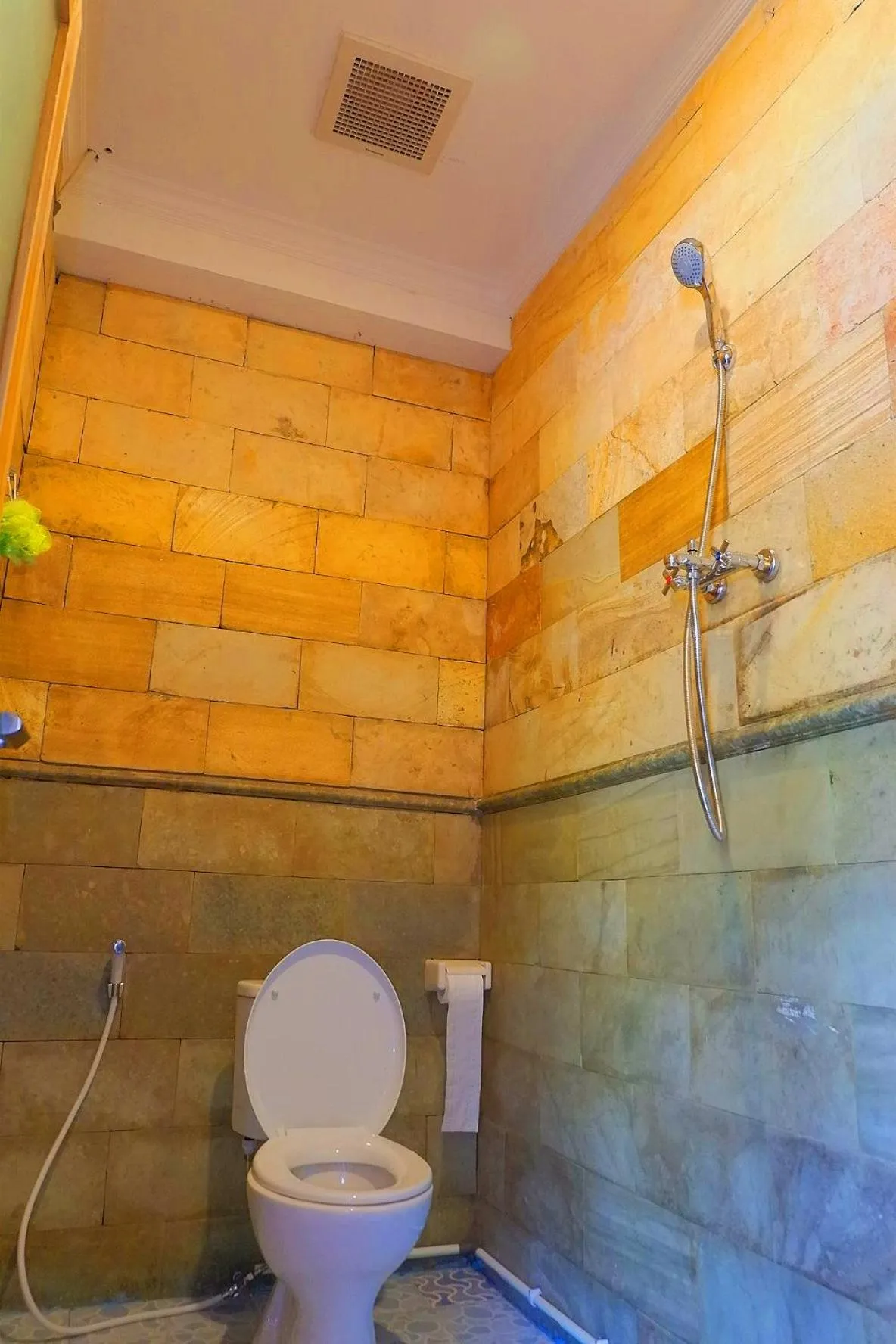 Bathroom in Tropical Garden Inn