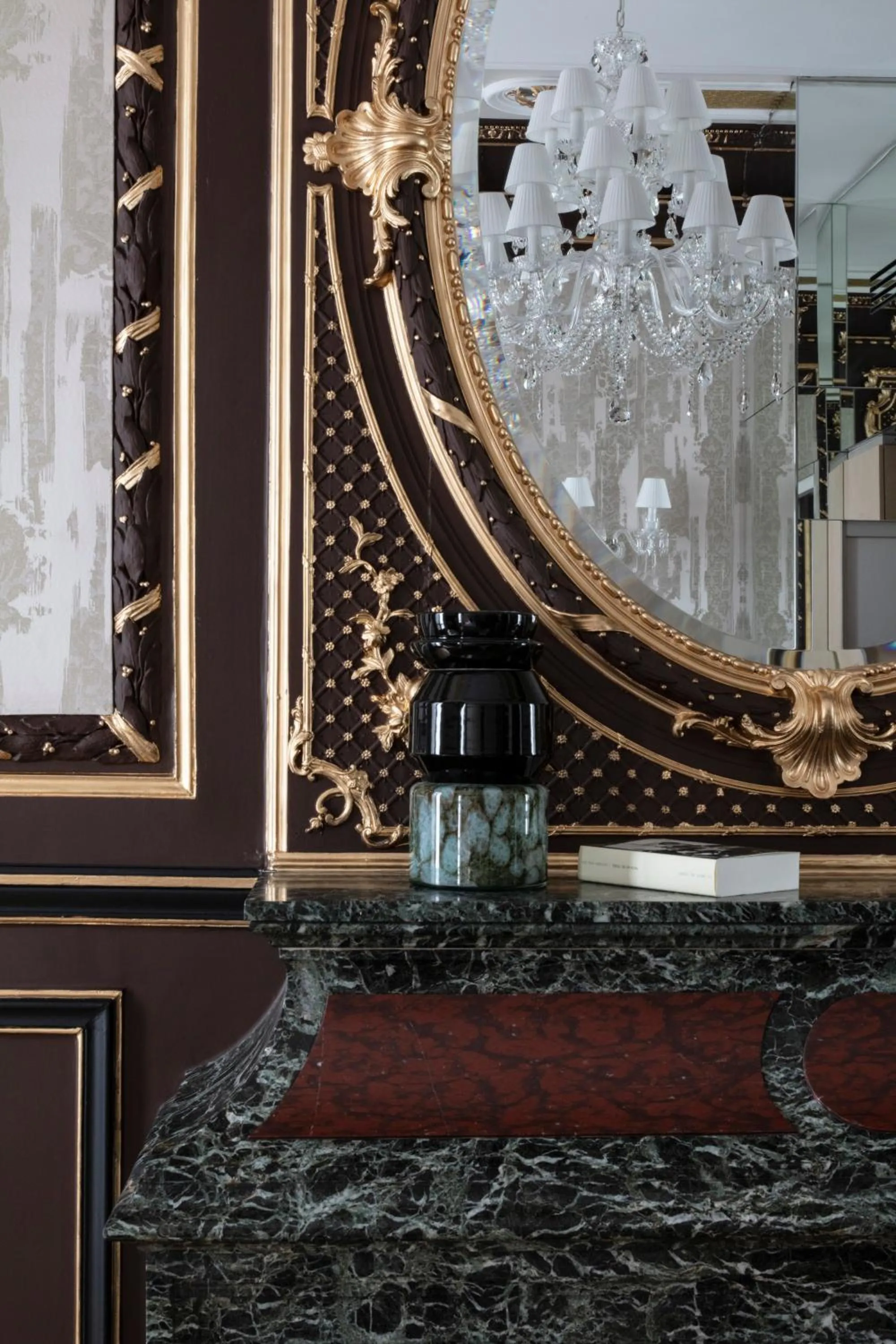 Decorative detail in Hotel Bowmann