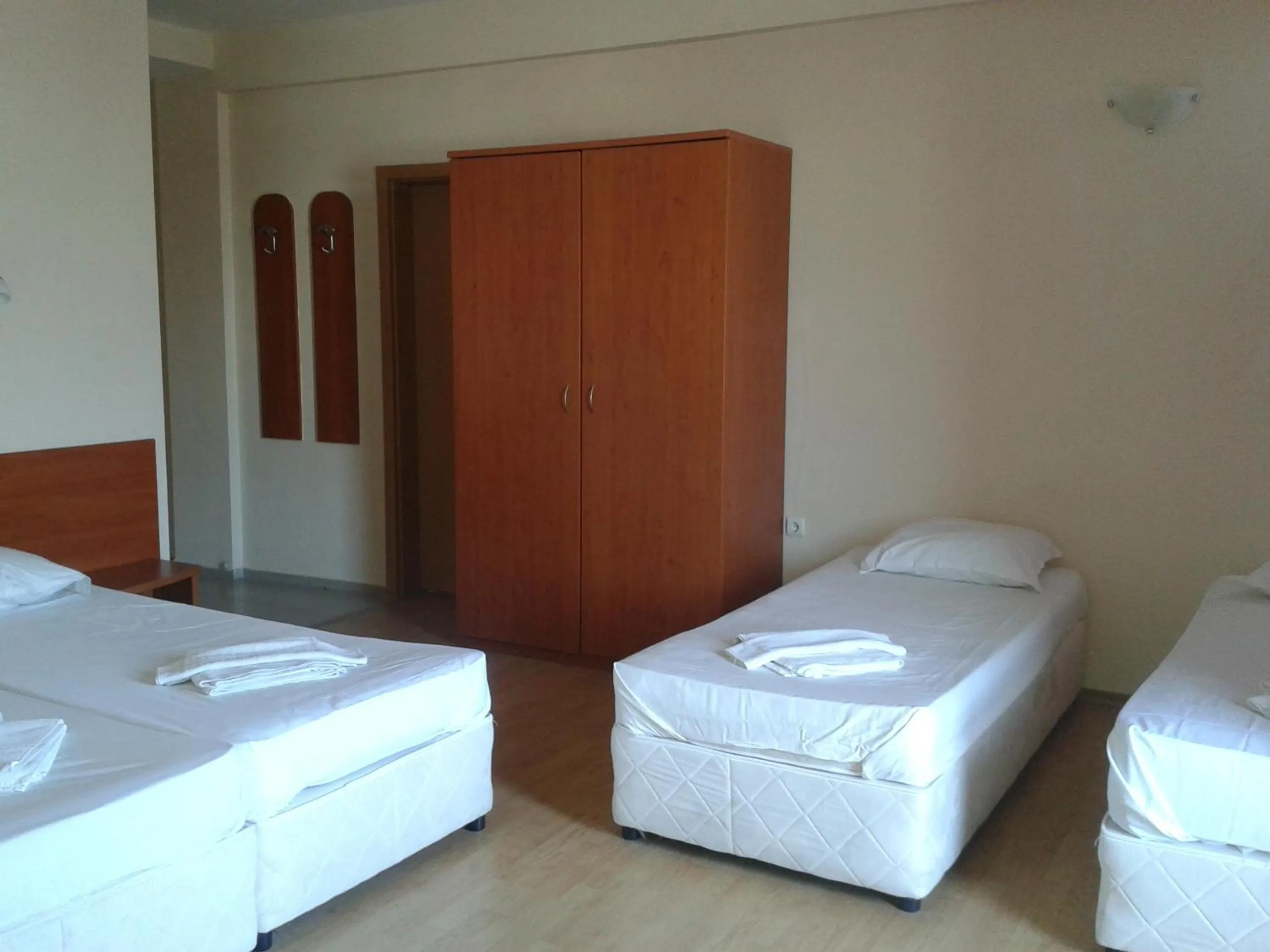 Photo of the whole room in Hotel Seasons 2