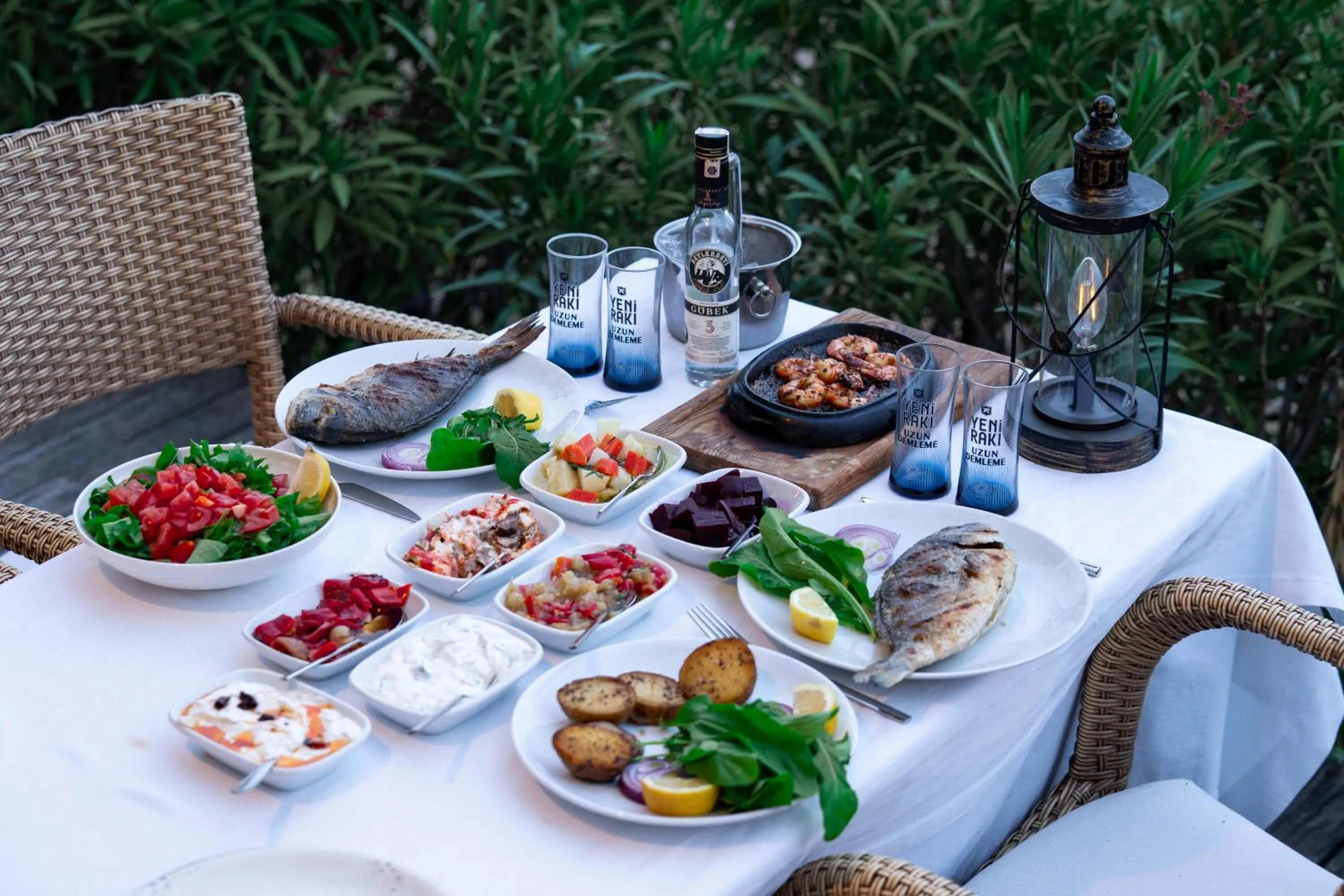 Food in Etenna Beach Bungalows