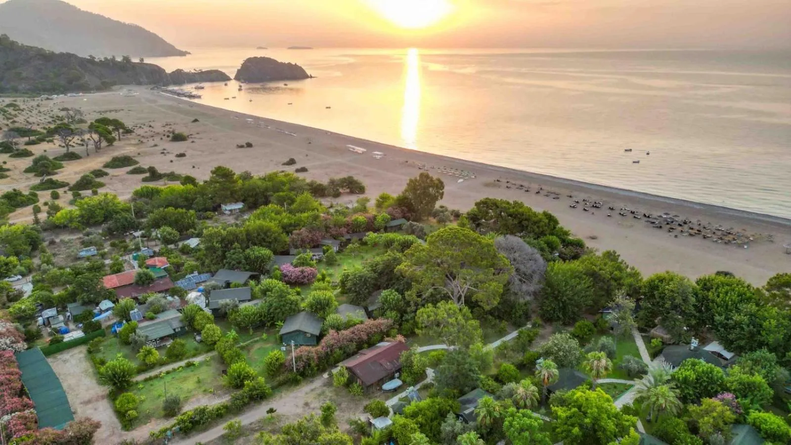 Etenna Beach Bungalows