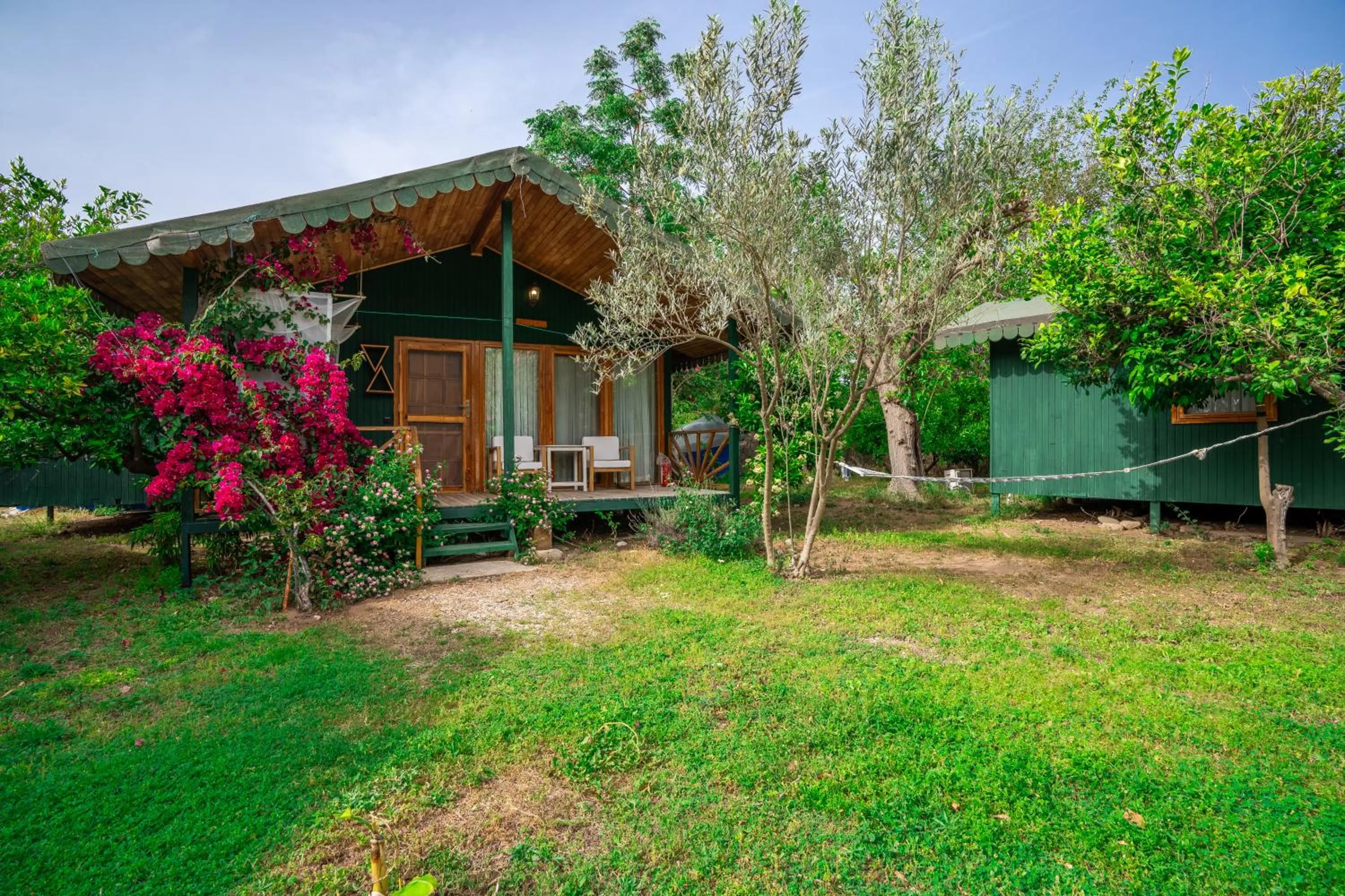 Property building in Etenna Beach Bungalows