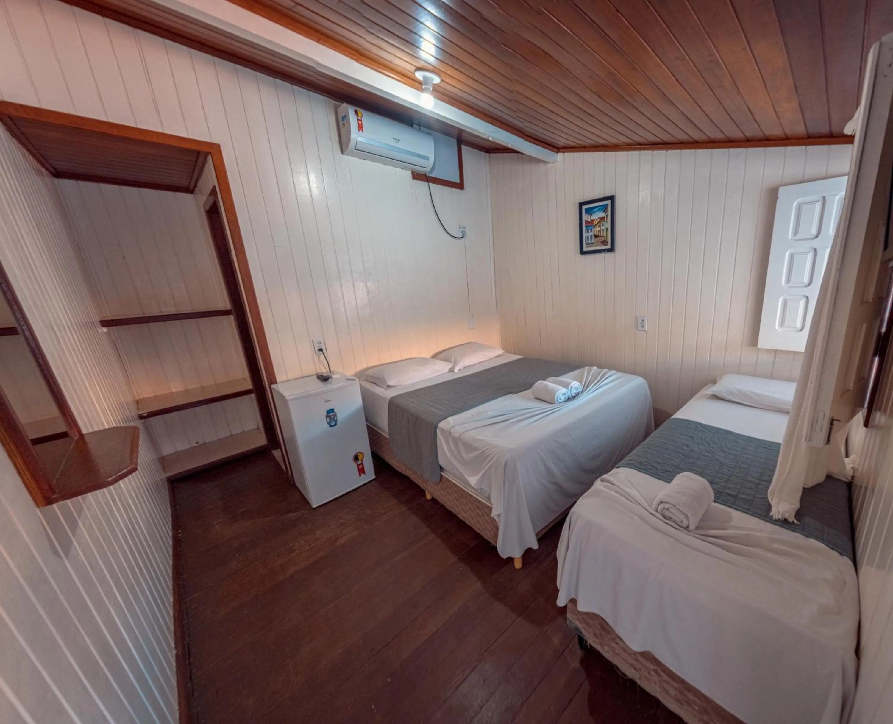 Bed in Amendoeira Praia Hotel