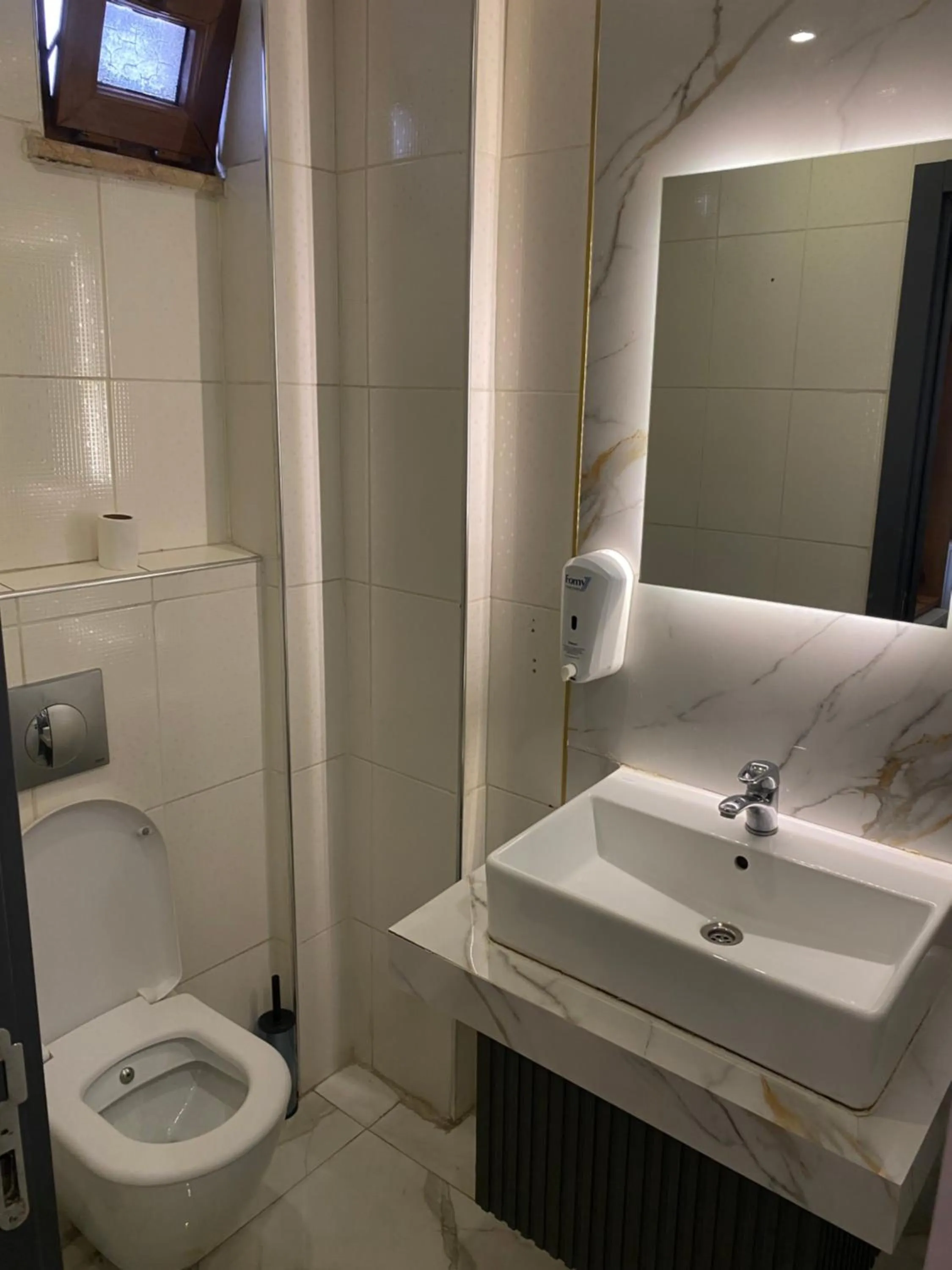 Toilet in Dolce Vita Suite Hotel