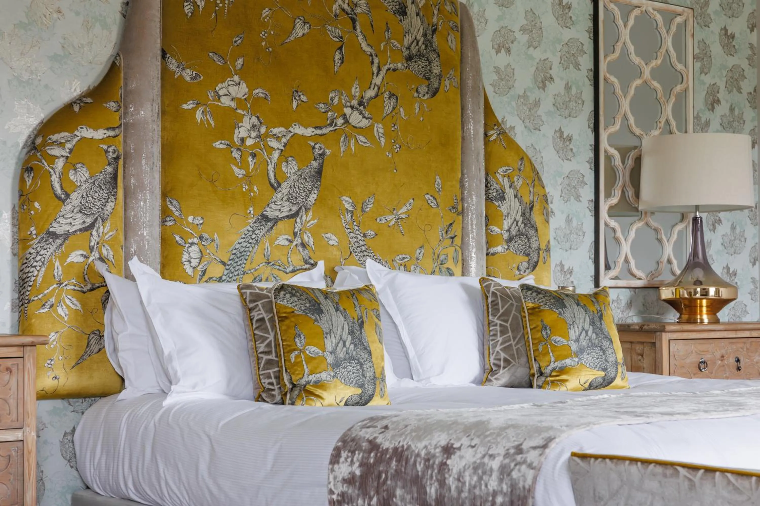 Bed in Peak Edge Hotel