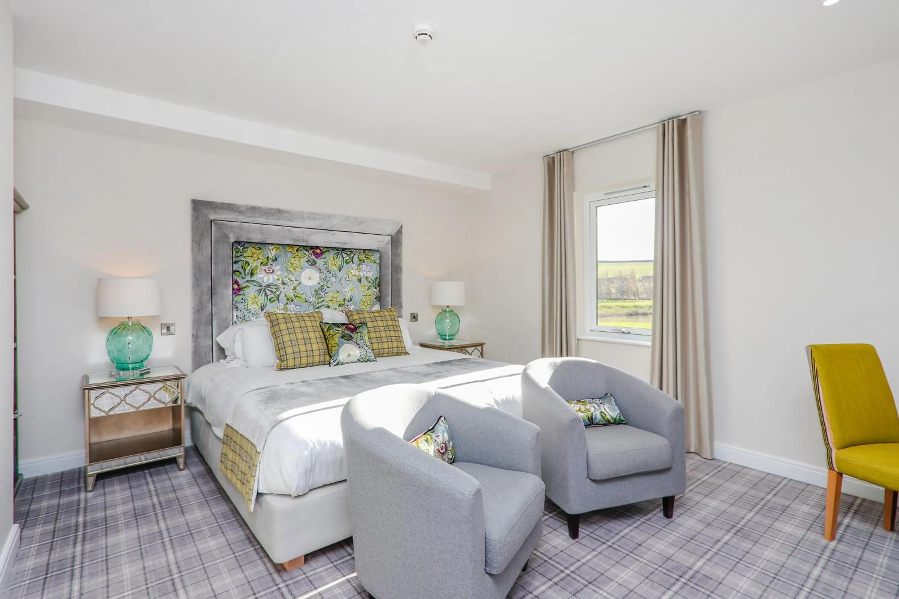 Photo of the whole room in Peak Edge Hotel