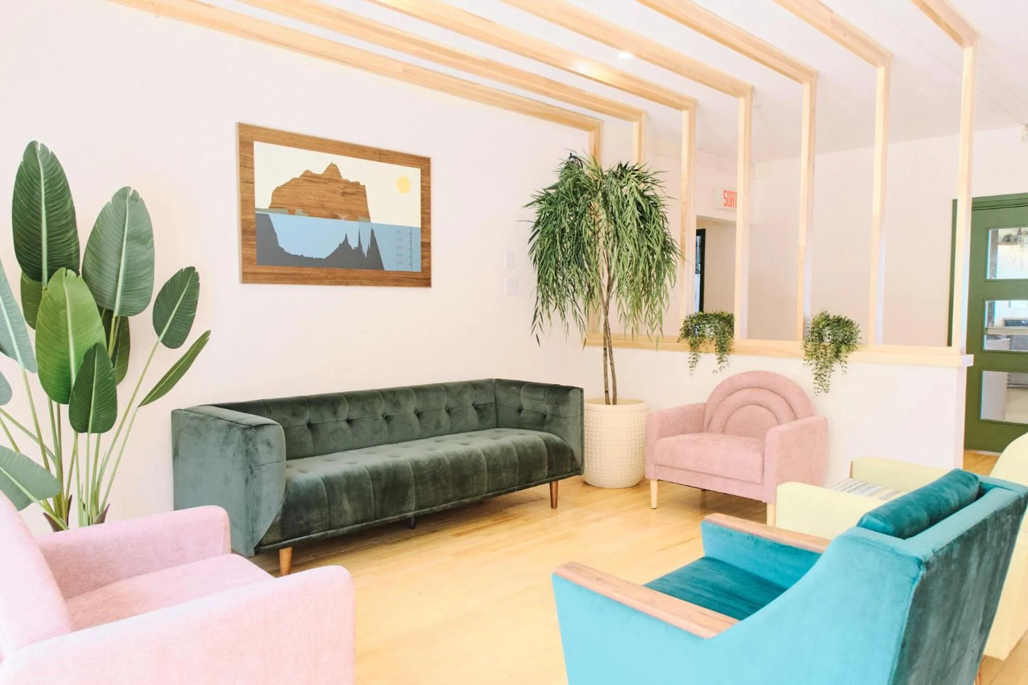 Lobby or reception in BATTURES Hotel Fjord Saguenay