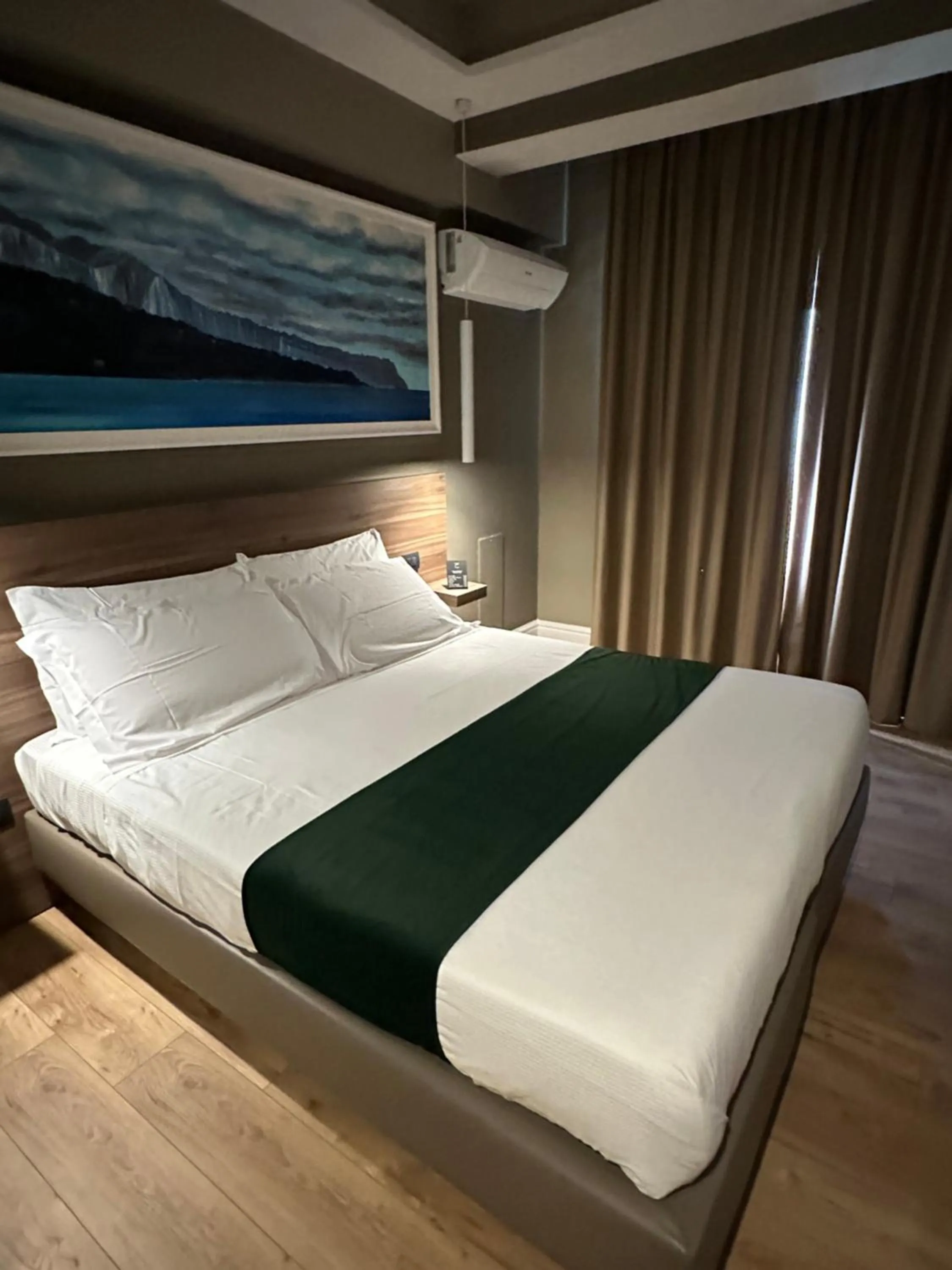 Bed in 7th Floor Suite