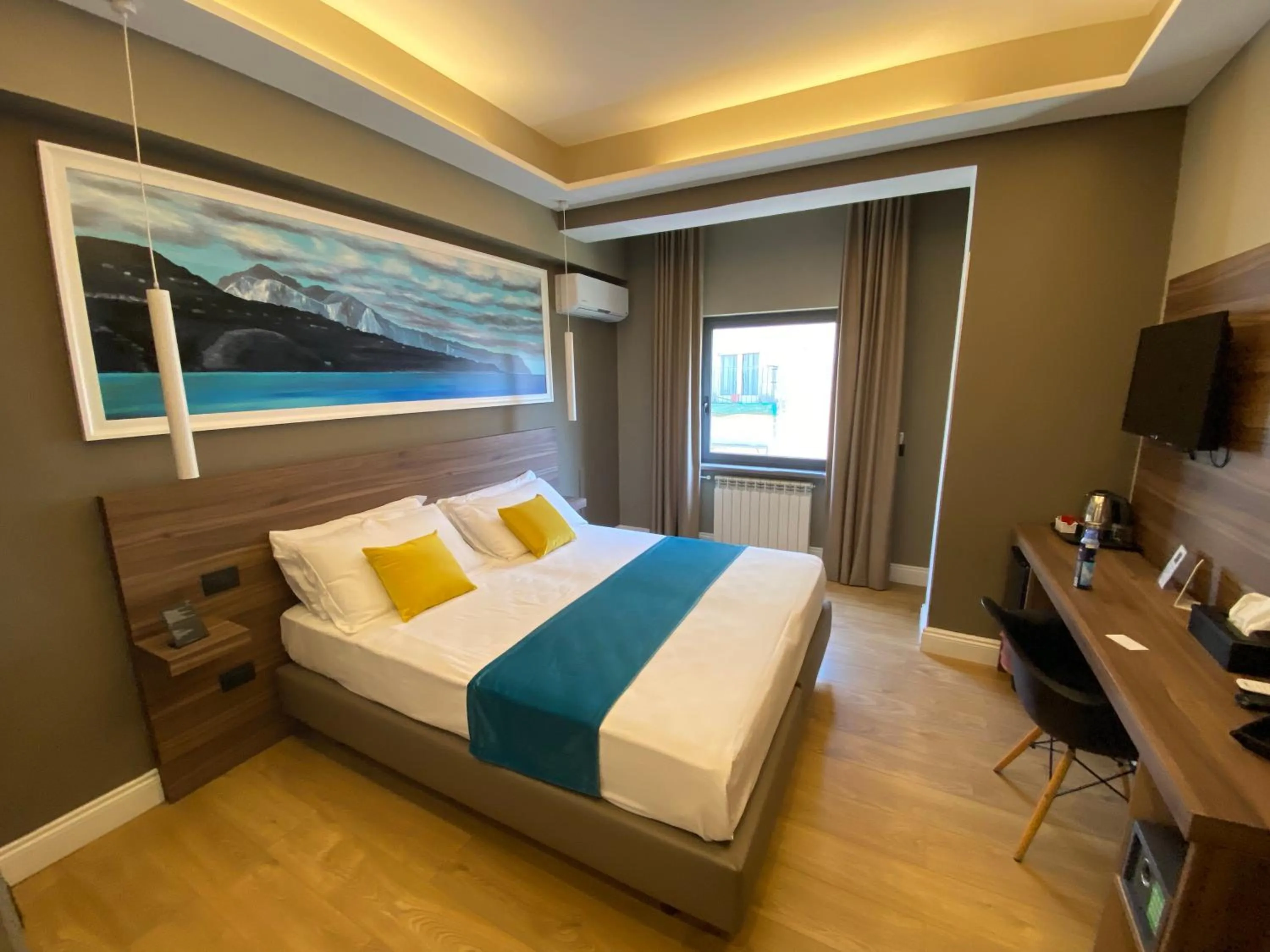 Bed in 7th Floor Suite