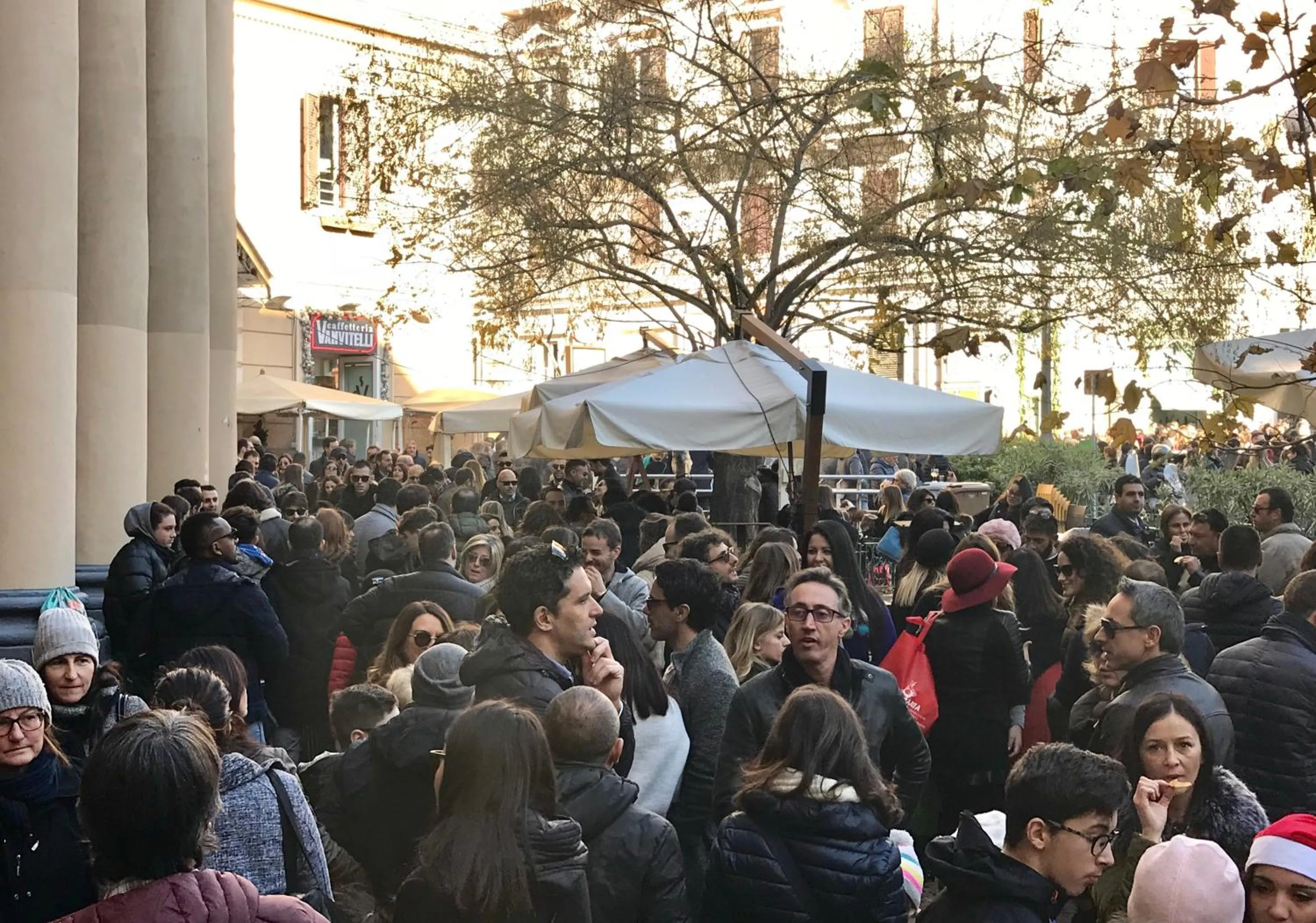 Nearby landmark in 7th Floor Suite