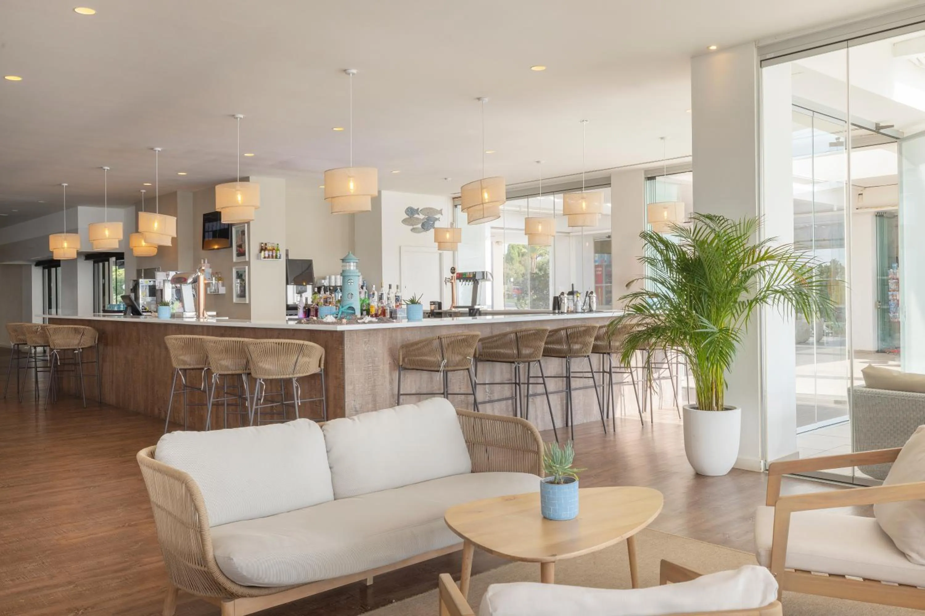 Lounge or bar in Alua Calas de Mallorca Resort