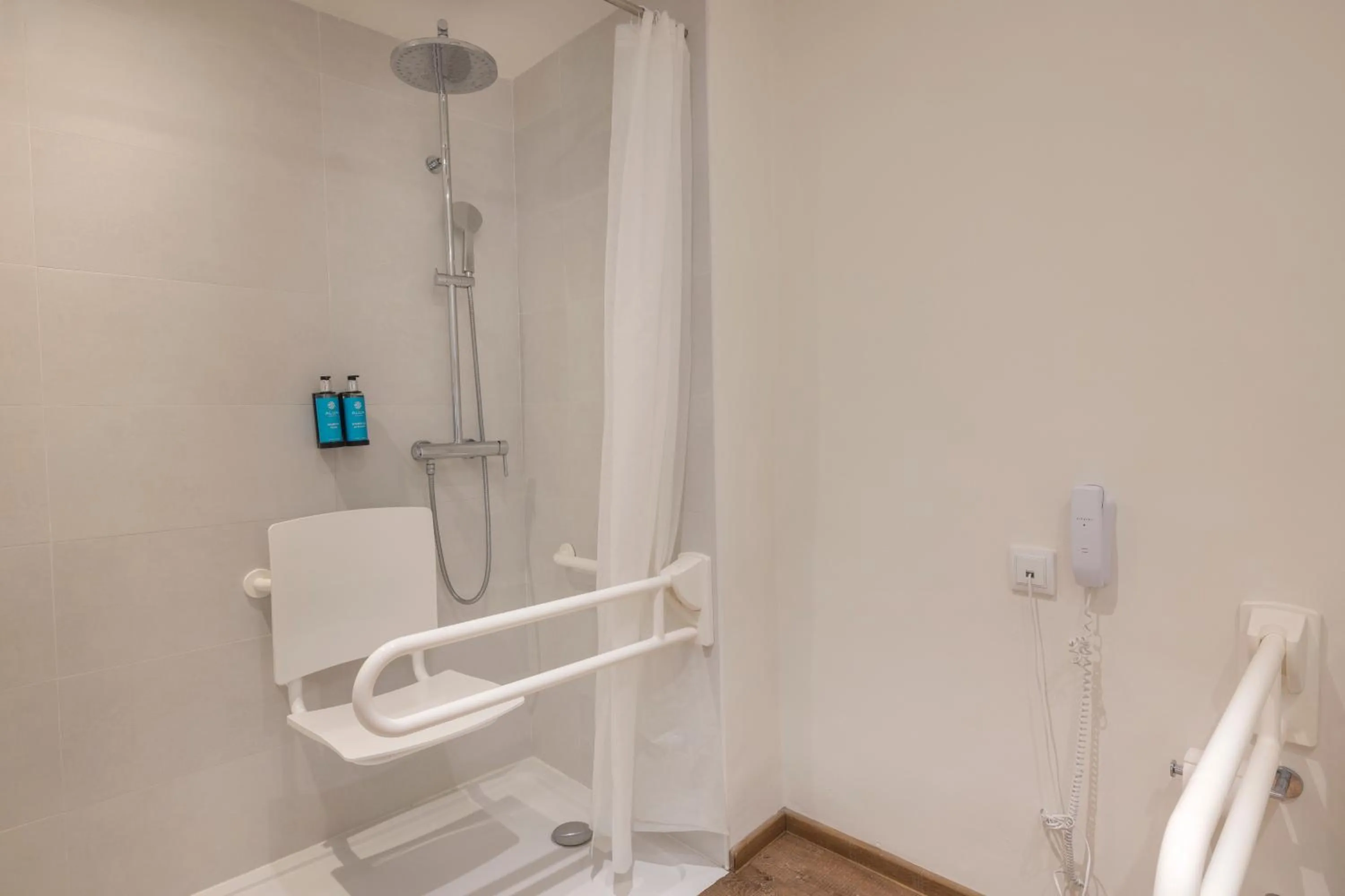 Bathroom in Alua Calas de Mallorca Resort