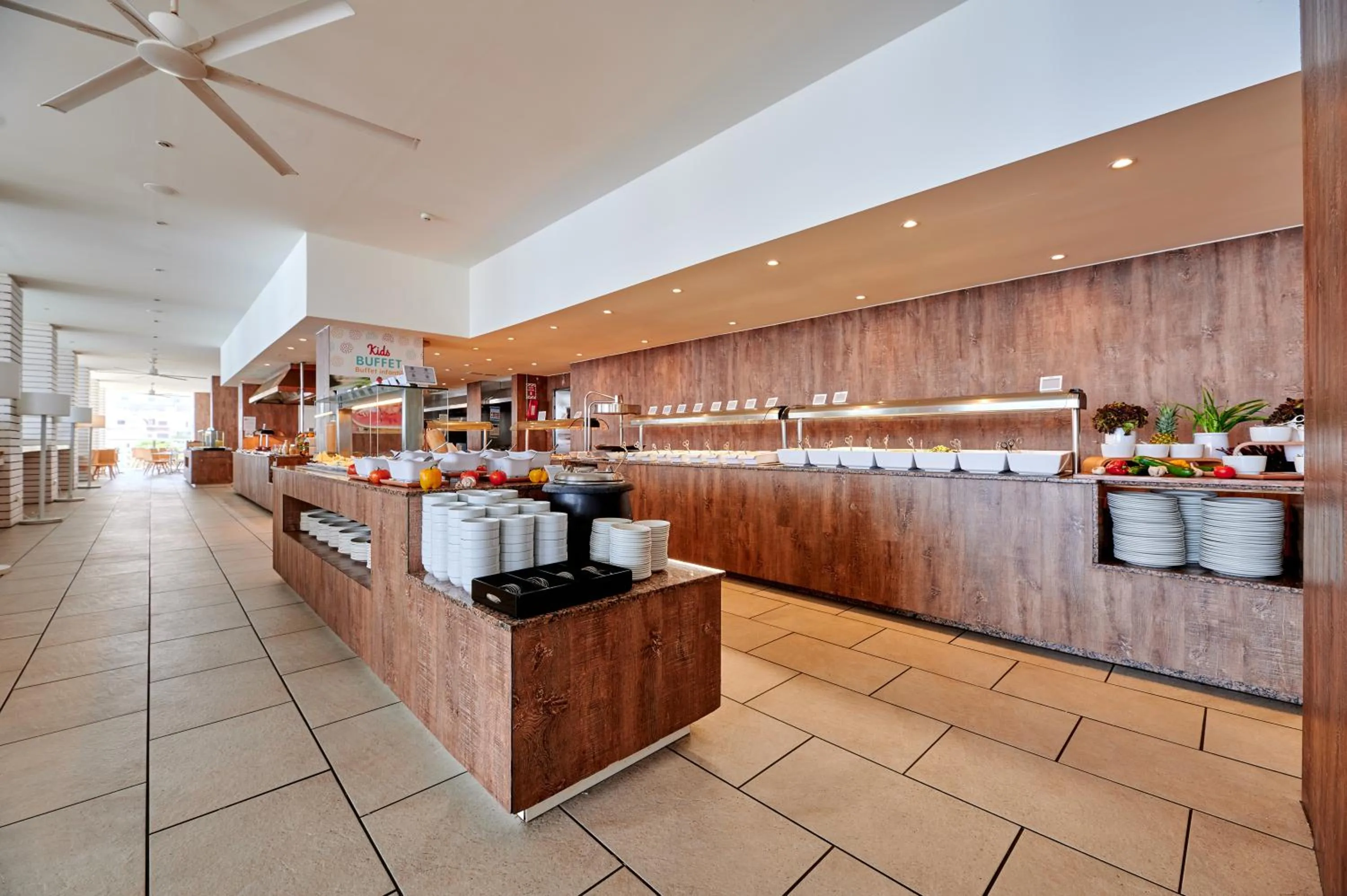 Restaurant/places to eat in Alua Calas de Mallorca Resort