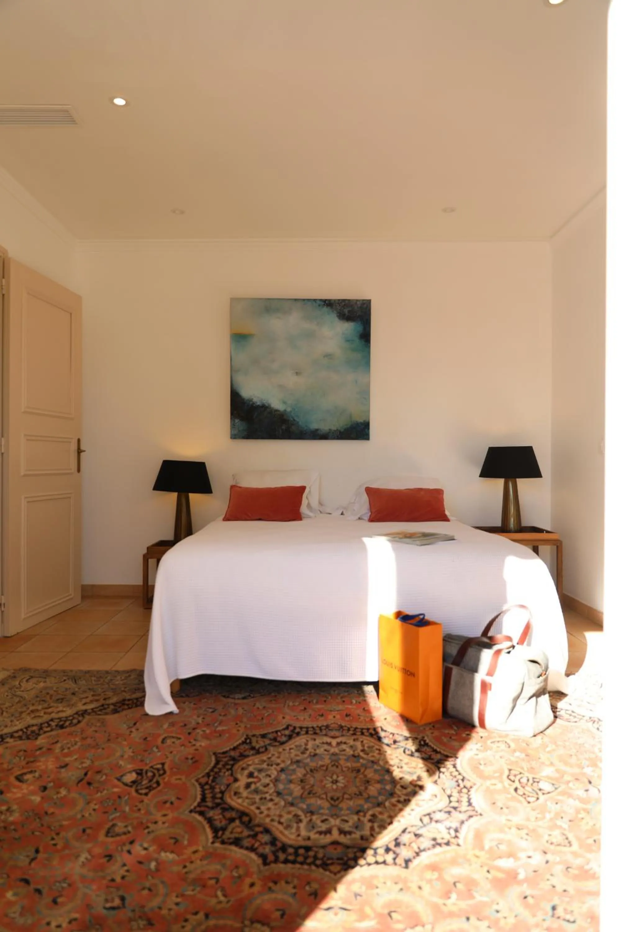 Bed in Hotel Les Flots Bleus